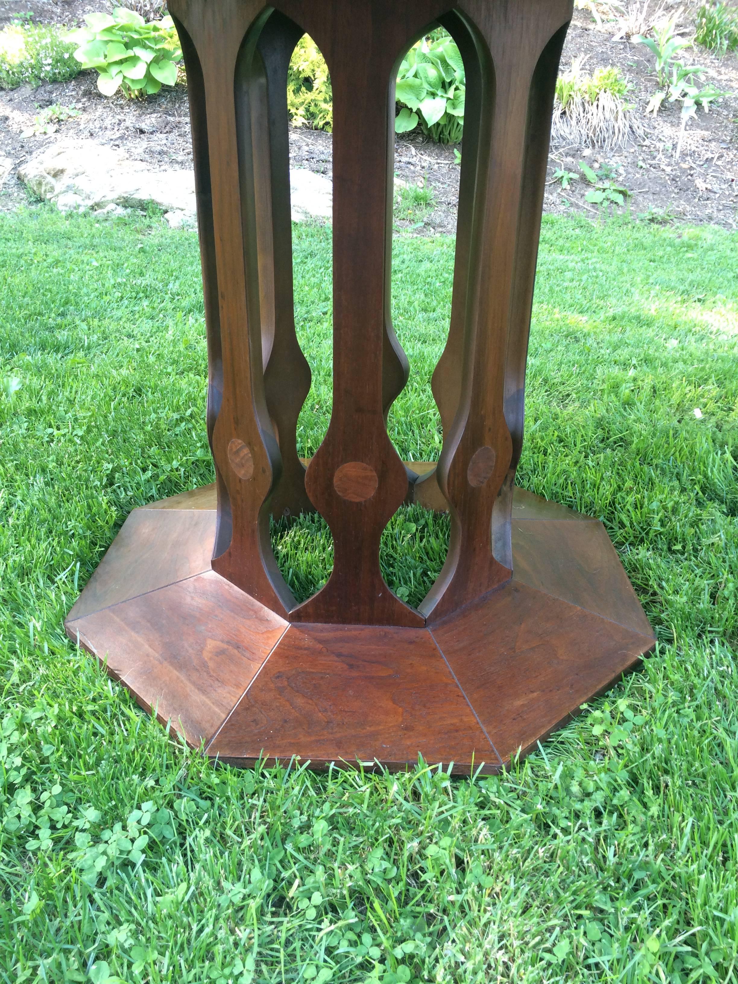 Foster-McDavid Octagonal Walnut Table In Good Condition In Redding, CT