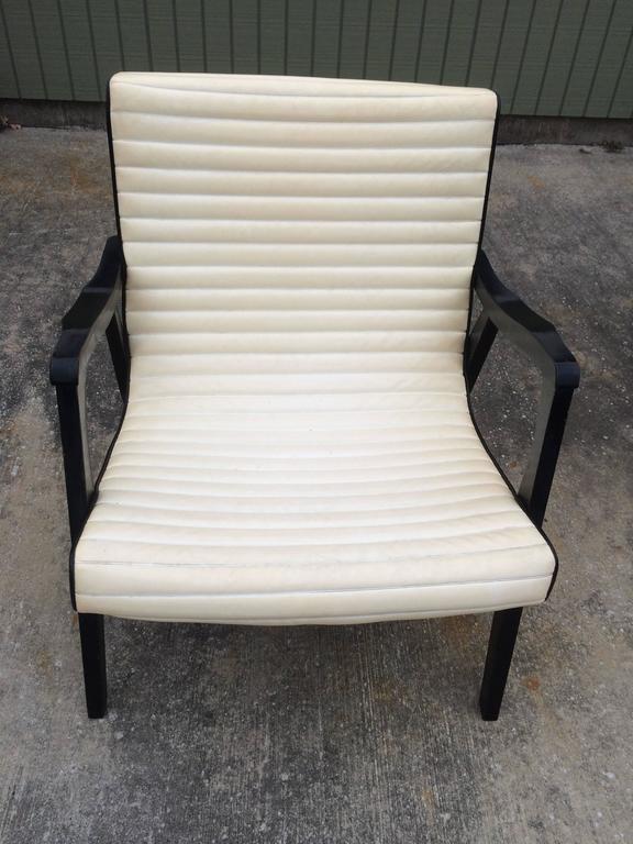 MidCentury Black and Ivory Vinyl Lounge Chair For Sale at 1stDibs