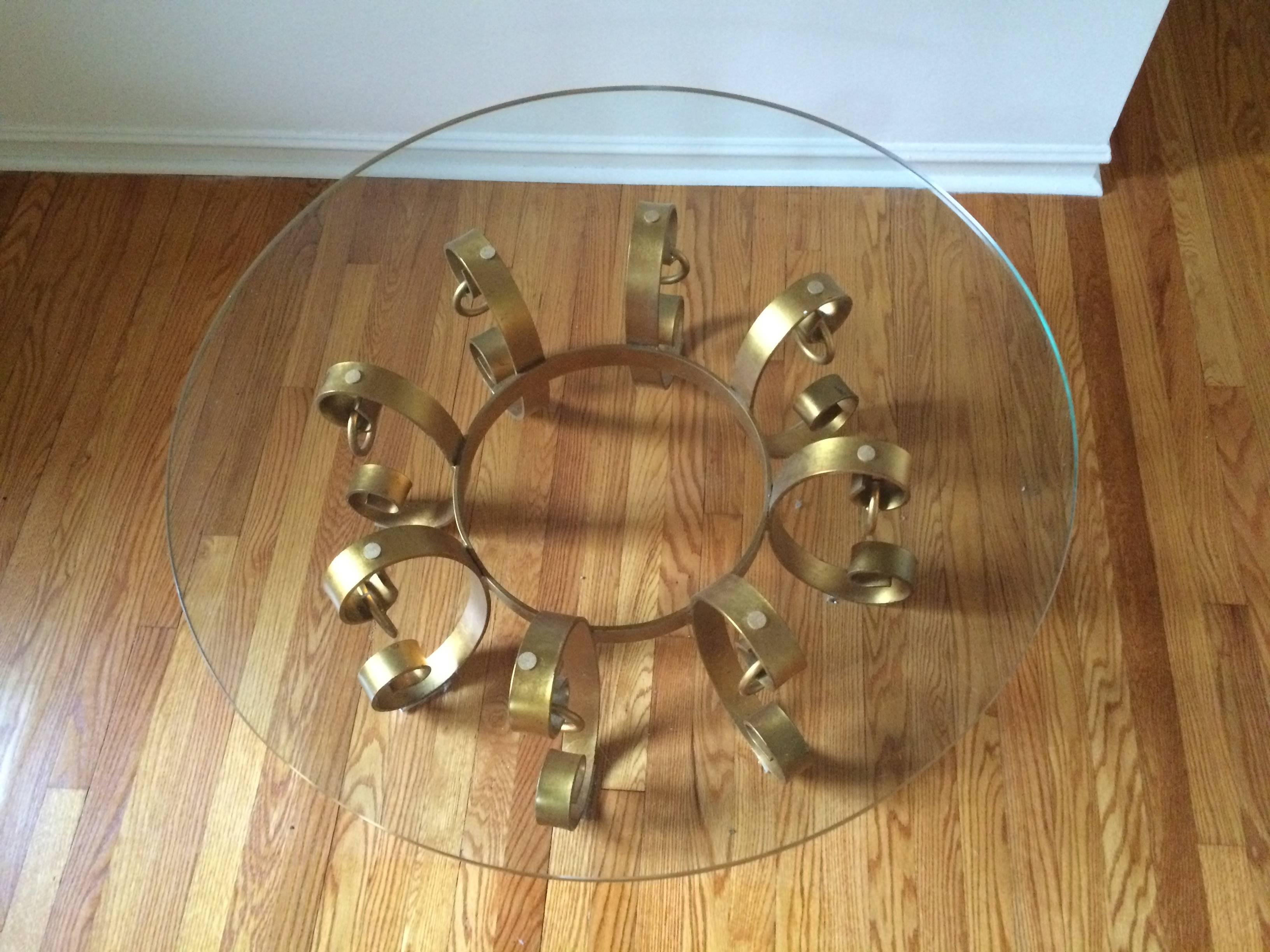 Hollywood Regency Gilt Iron Coffee Table In Good Condition In Redding, CT