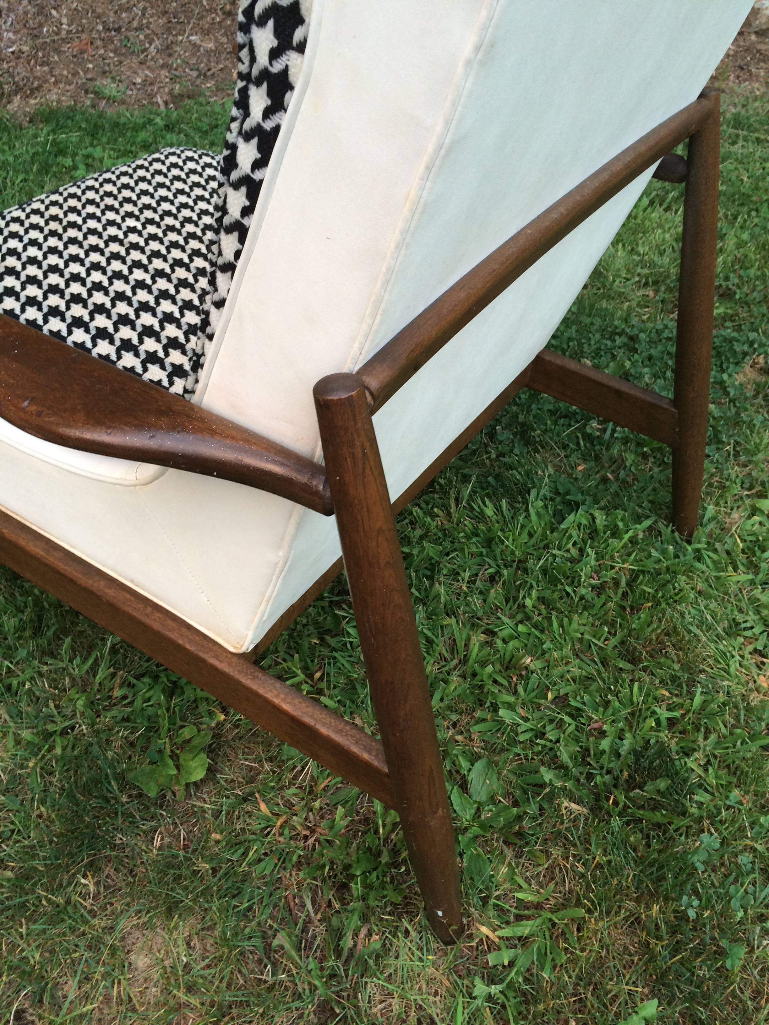 Upholstery Mid-Century Modern Walnut Lounge Chair
