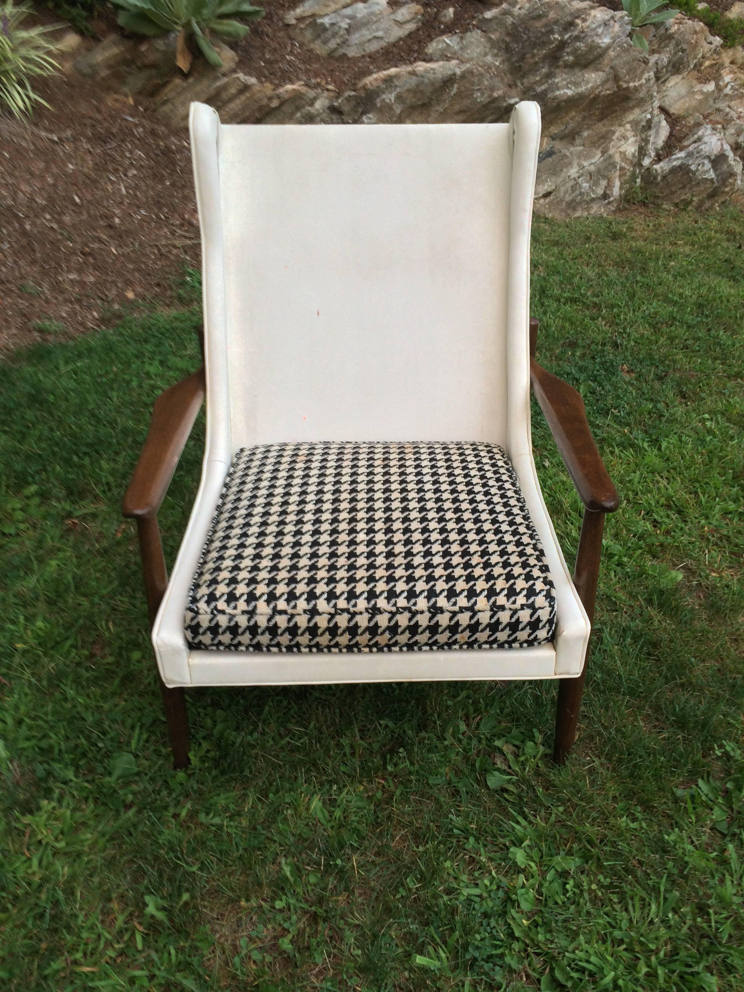 Mid-Century Modern Walnut Lounge Chair 4