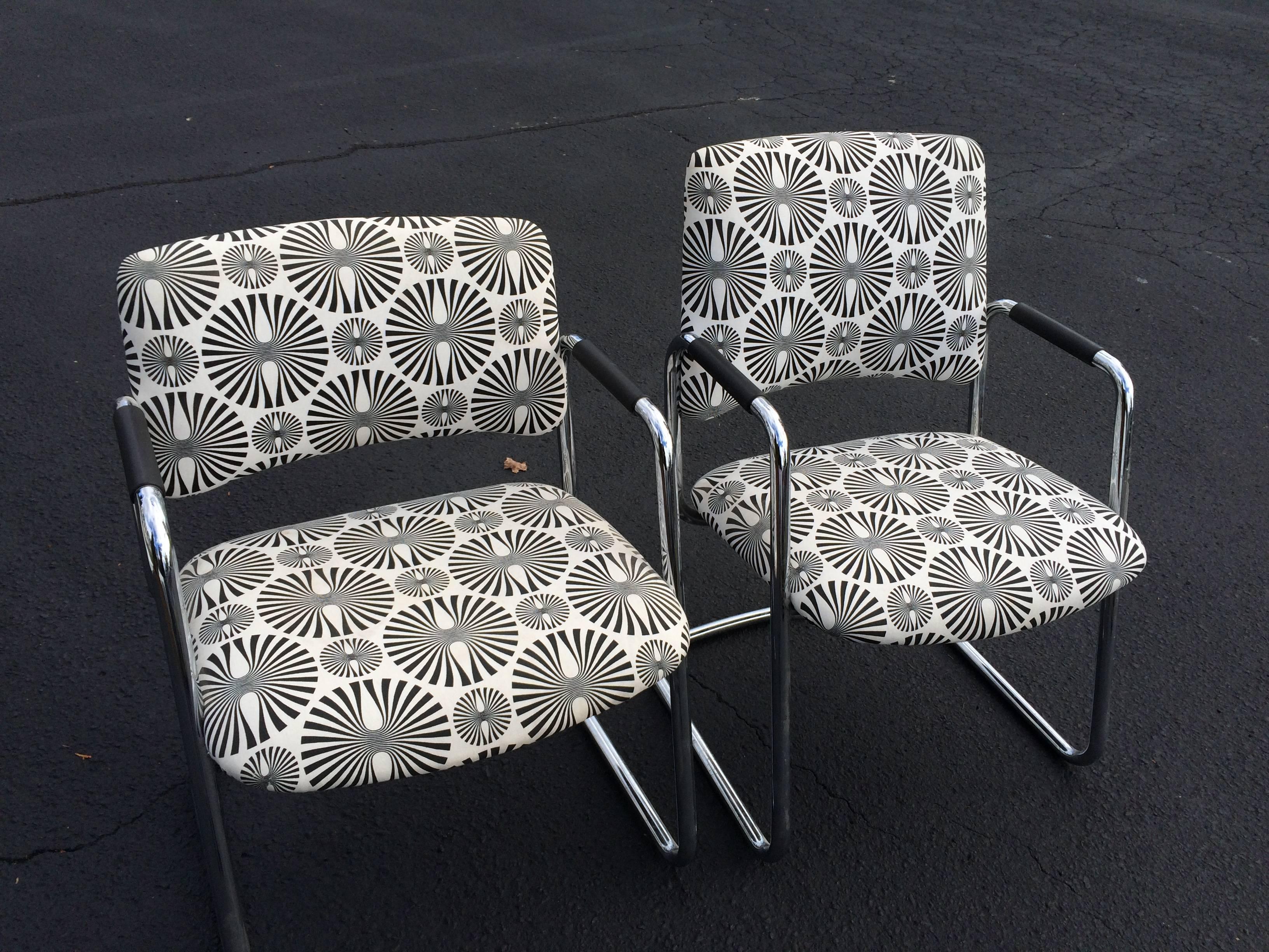 Mid-Century Modern Pair of Mid-Century Optical Art Chairs in Black and White