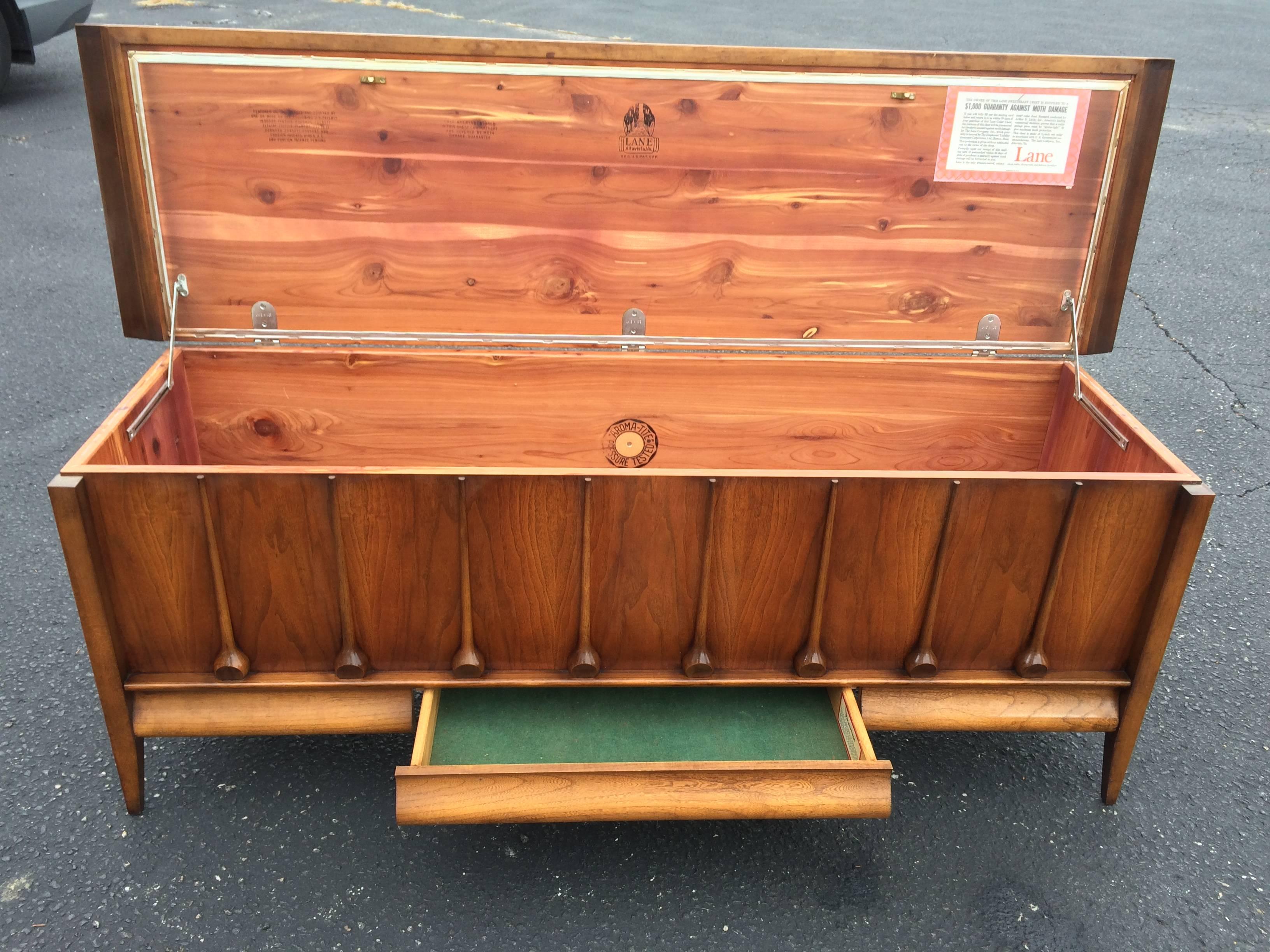 Mid-Century Cedar Chest by Lane In Good Condition In Redding, CT