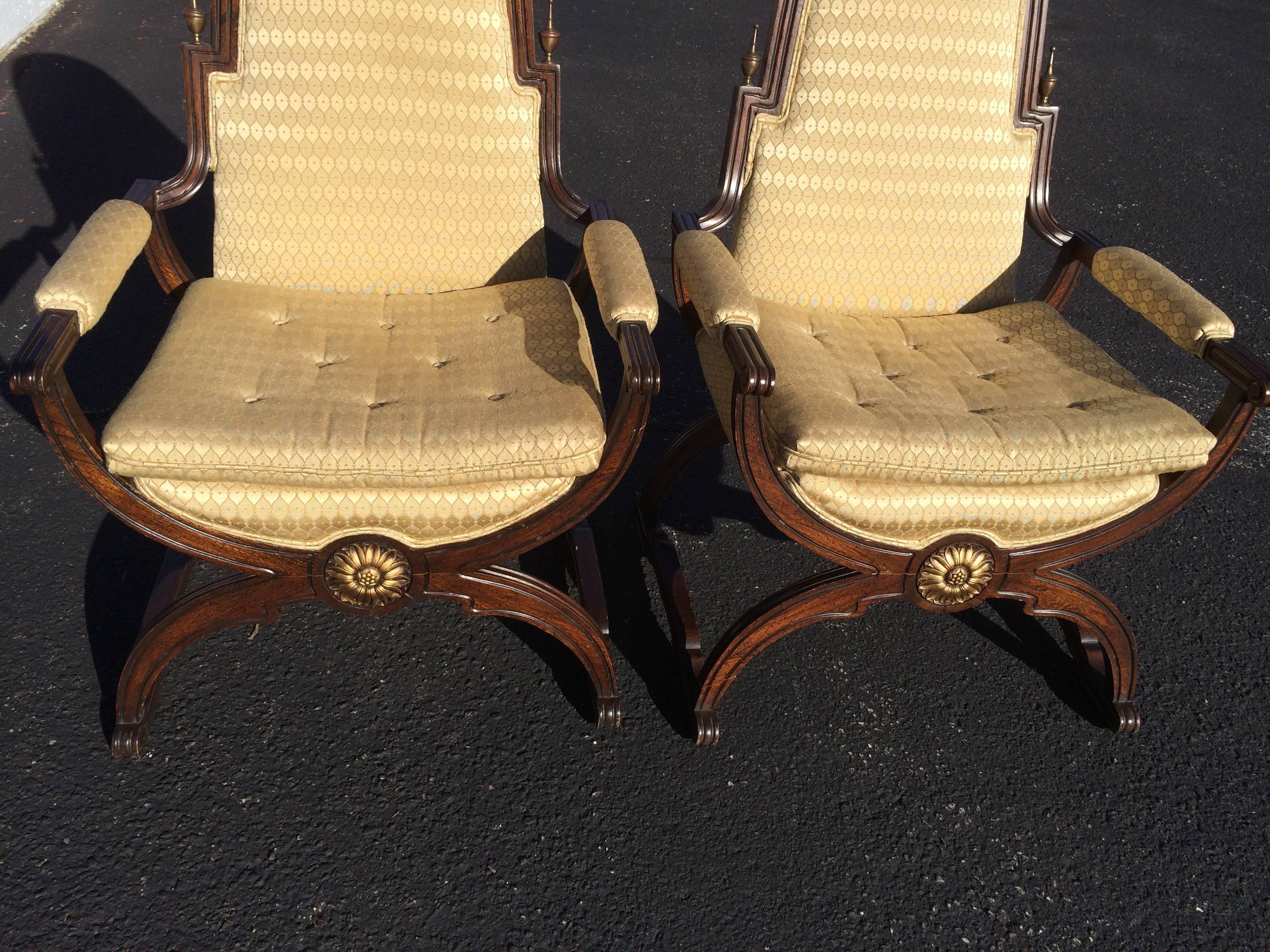 Pair of Hollywood Regency Dorothy Draper Style Throne Chairs In Good Condition In Redding, CT