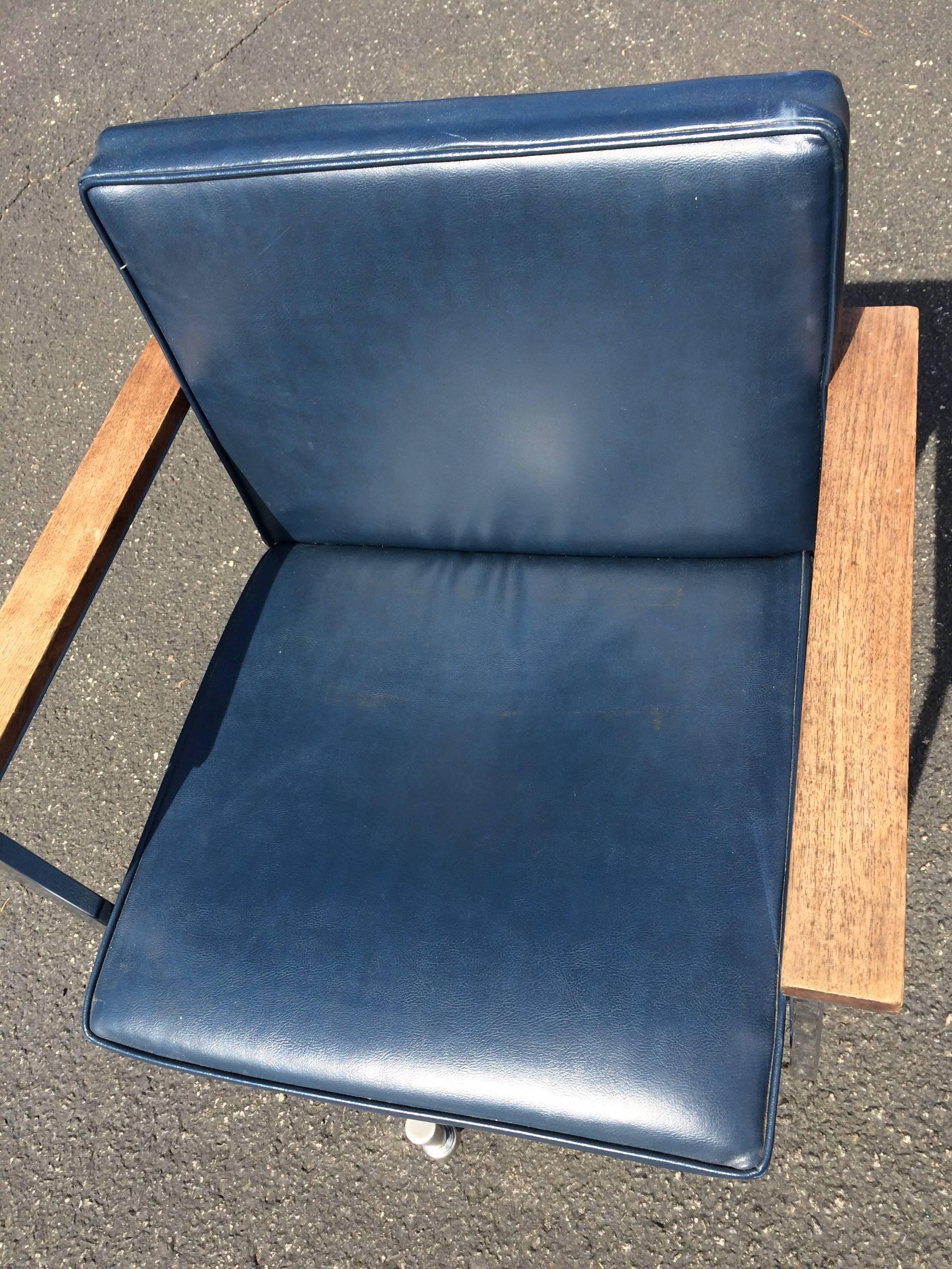 ON SALE- Mid-Century Office Swivel Chair on Casters 1