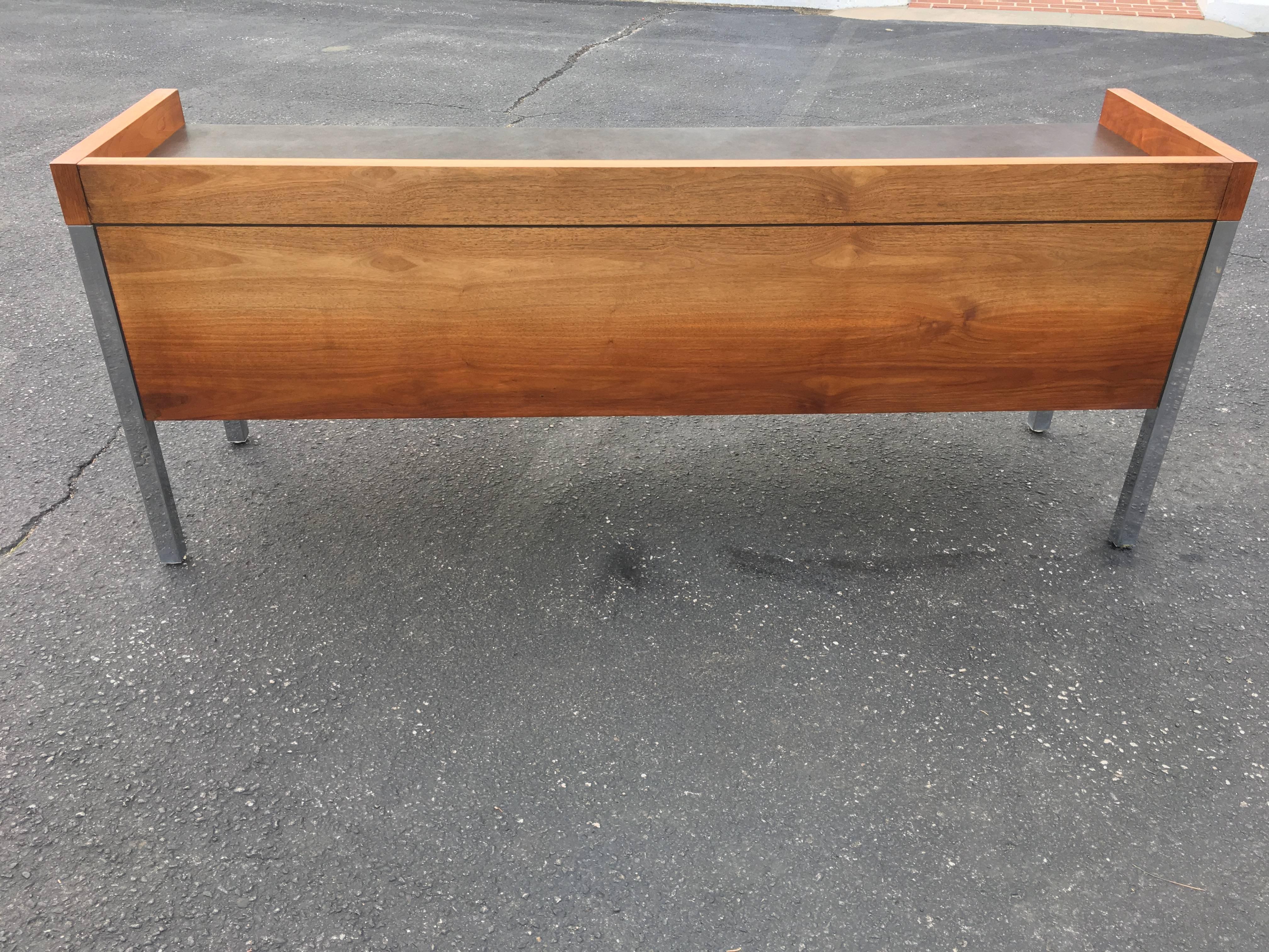 Mid-20th Century Mid-Century Modern Office Credenza in the style of Knoll