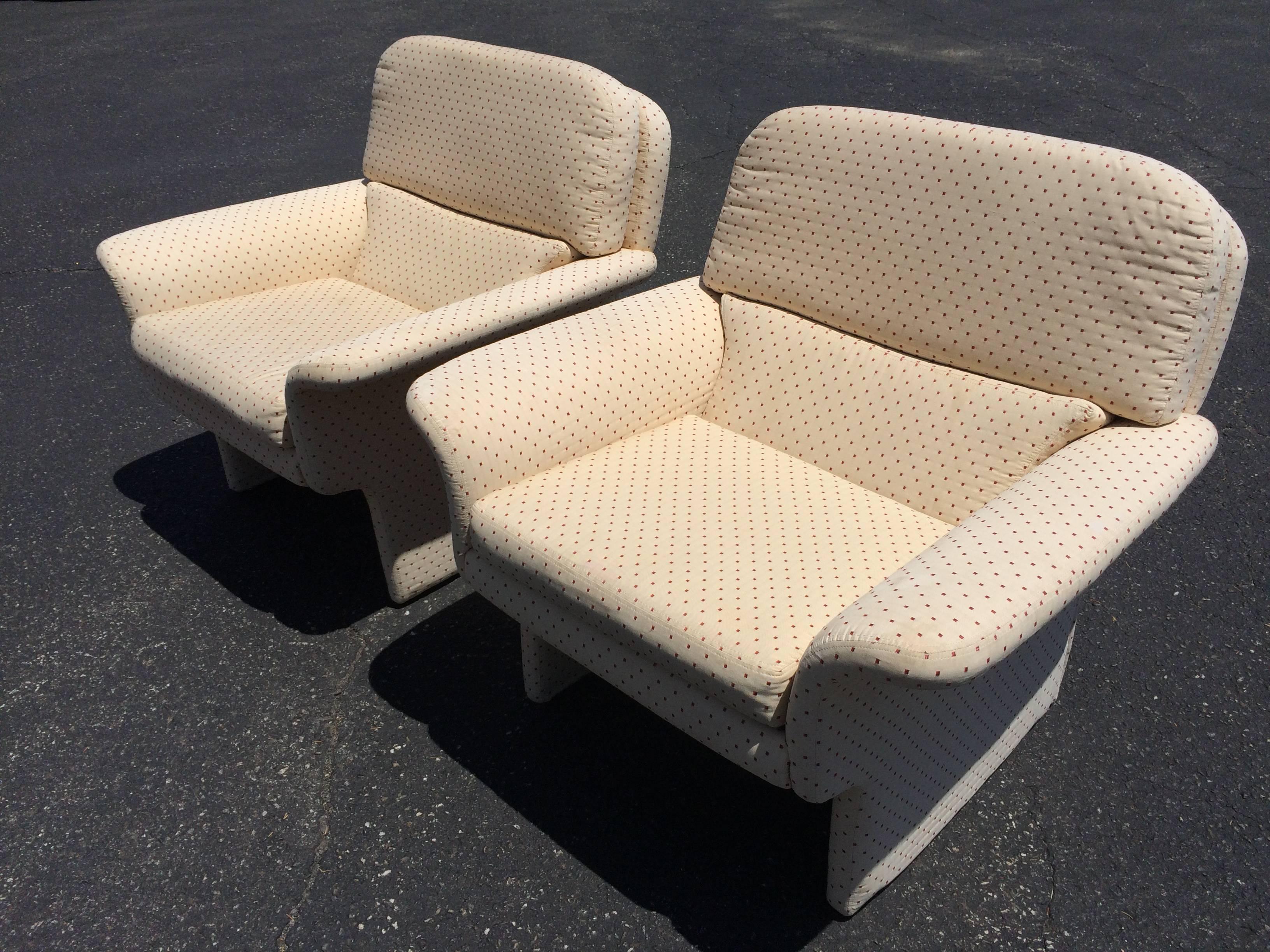 Mid-Century Modern Pair of 1980's Saporiti Style Modular Lounge Chairs.
