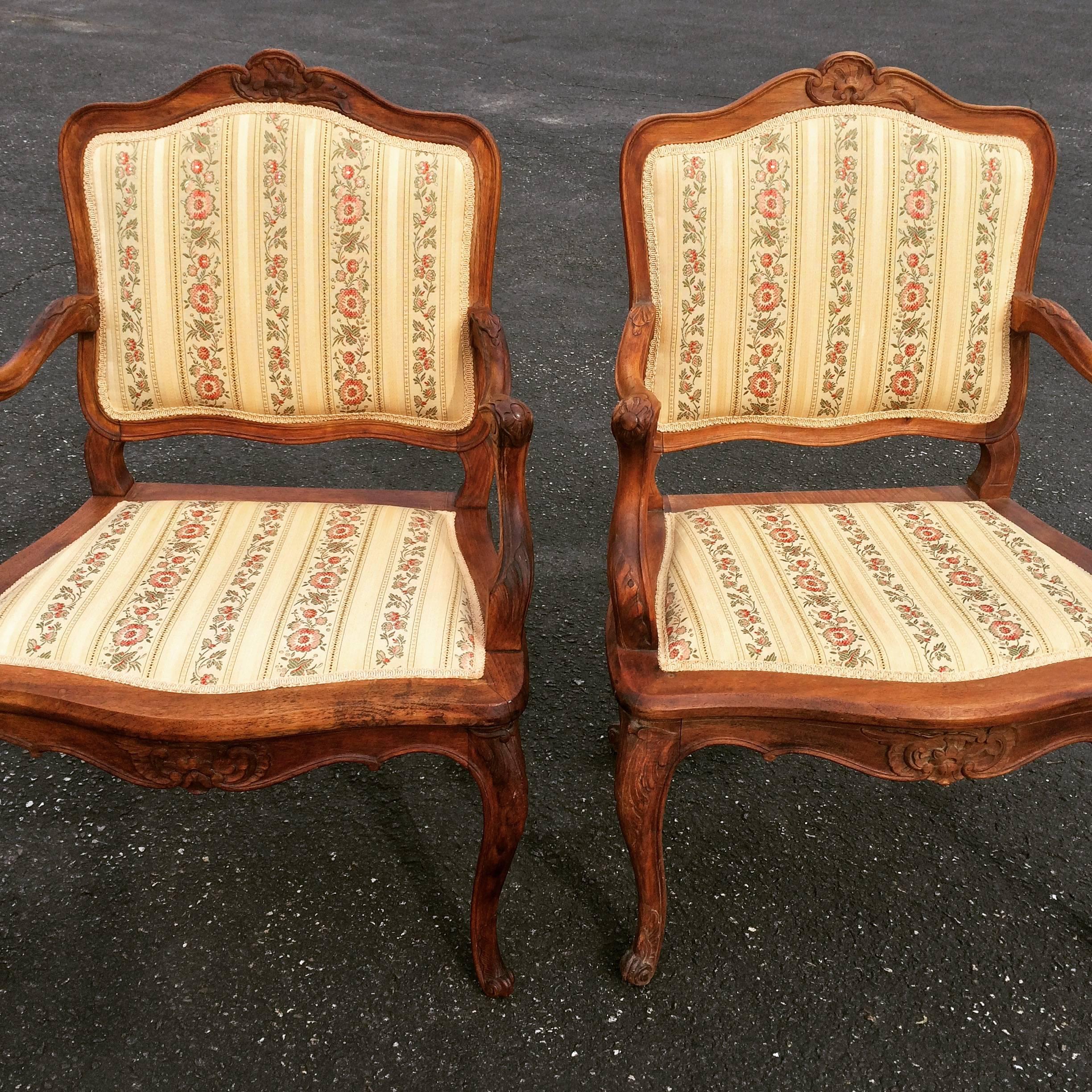 ON SALE-Pair of French Louis XV Style Armchairs In Good Condition In Redding, CT