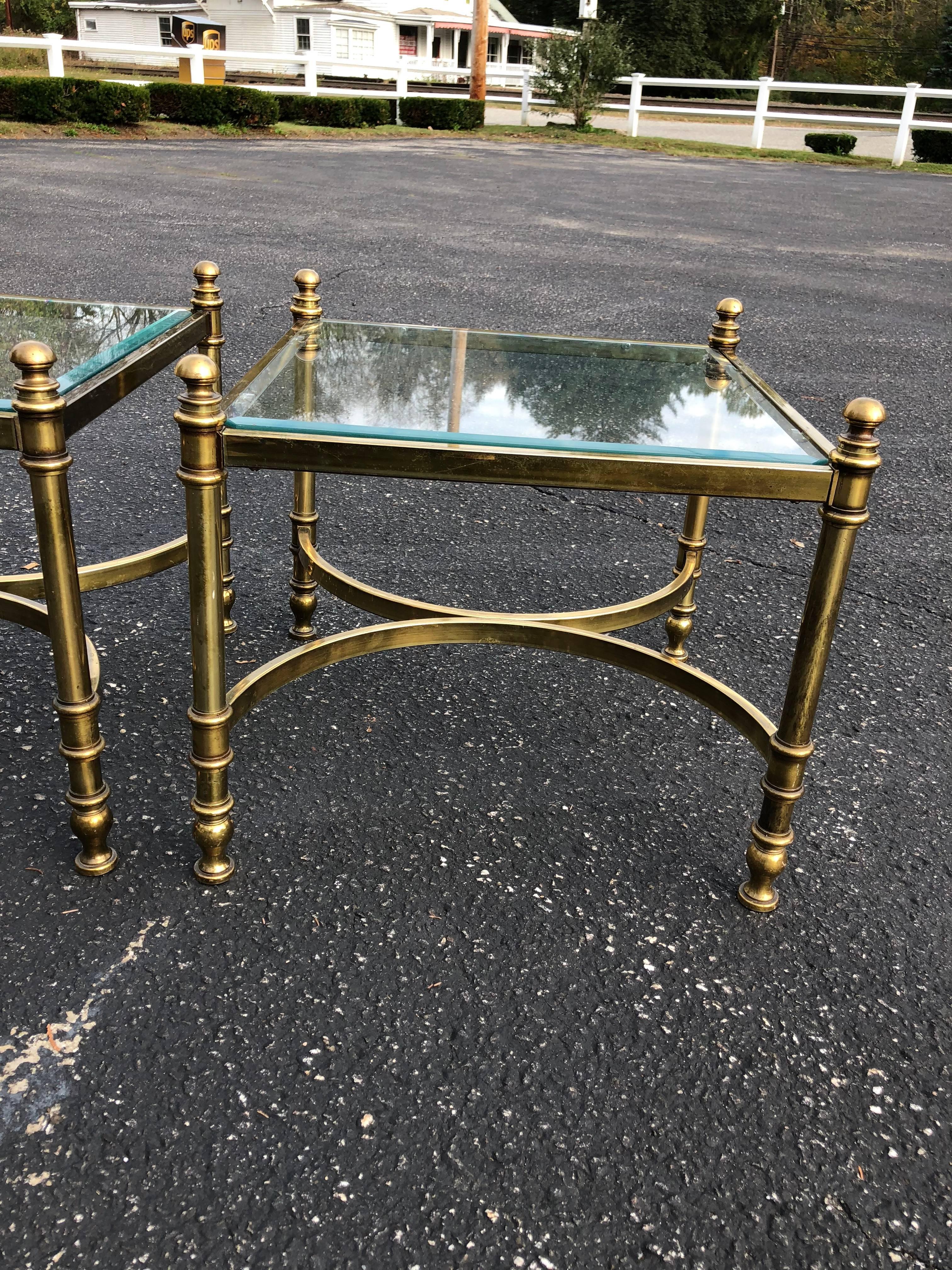 Pair of Hollywood Regency Brass and Glass End /Coffee Tables In Good Condition In Redding, CT