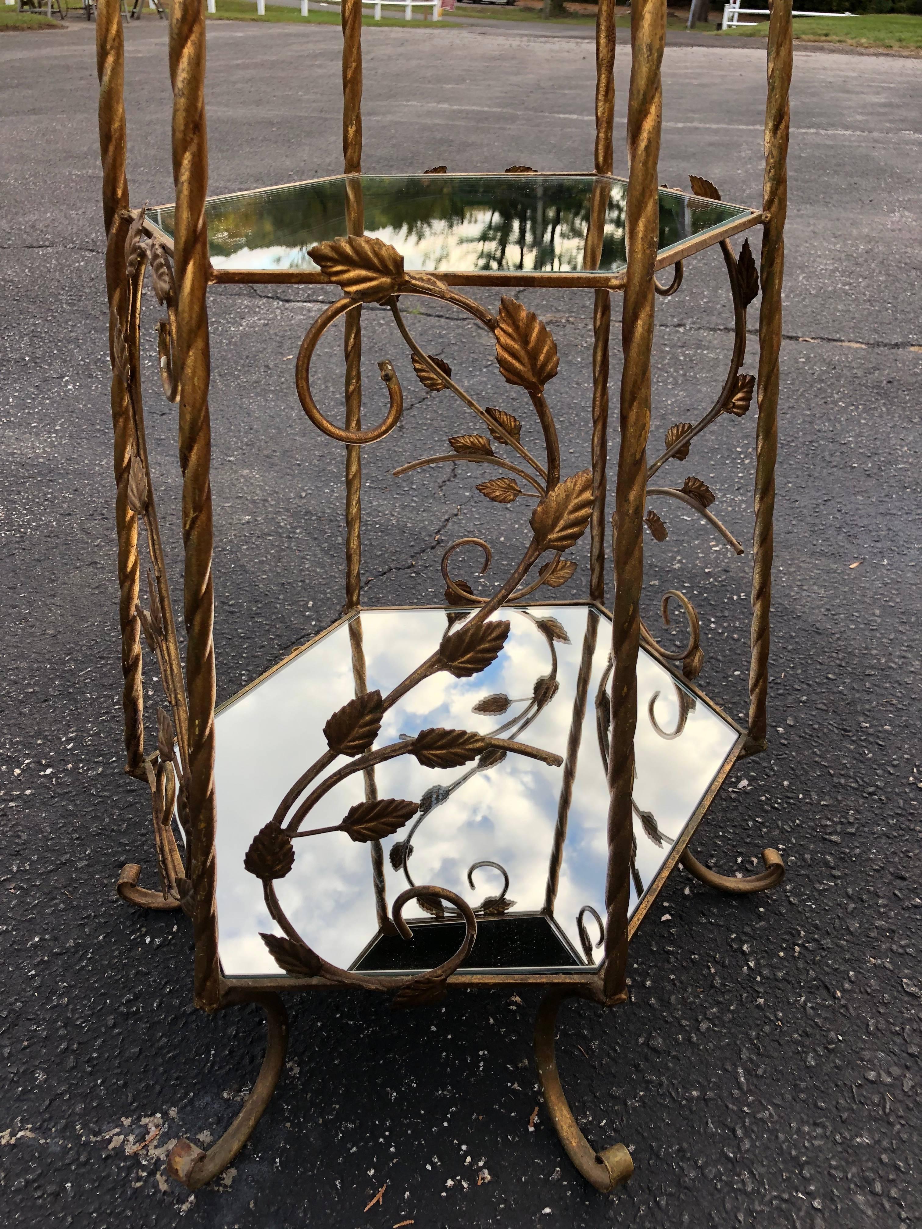 Italianate Gilded Etagere with Mirrored Shelves 2