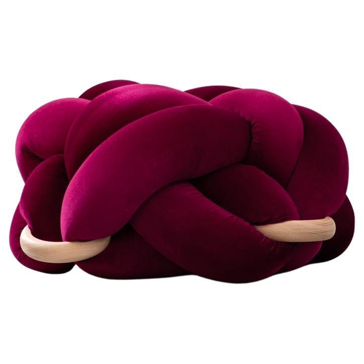 Handgefertigter Hocker aus Samt mit heißem Kirschbaumholzknoten 30X30 Zoll von Knots Studio