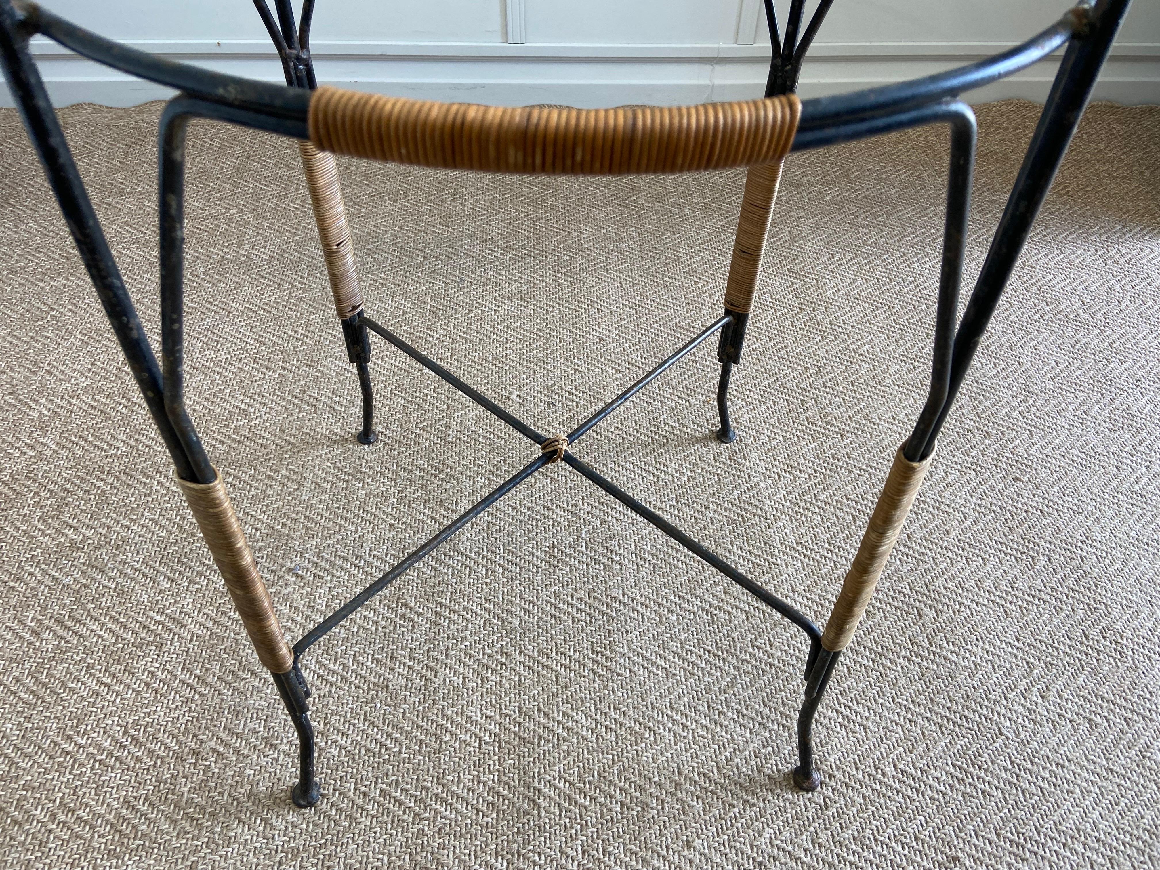 Round Rattan Wicker Table On Black Metal Frame with Glass Top, Germany, ca. 1920 For Sale 5