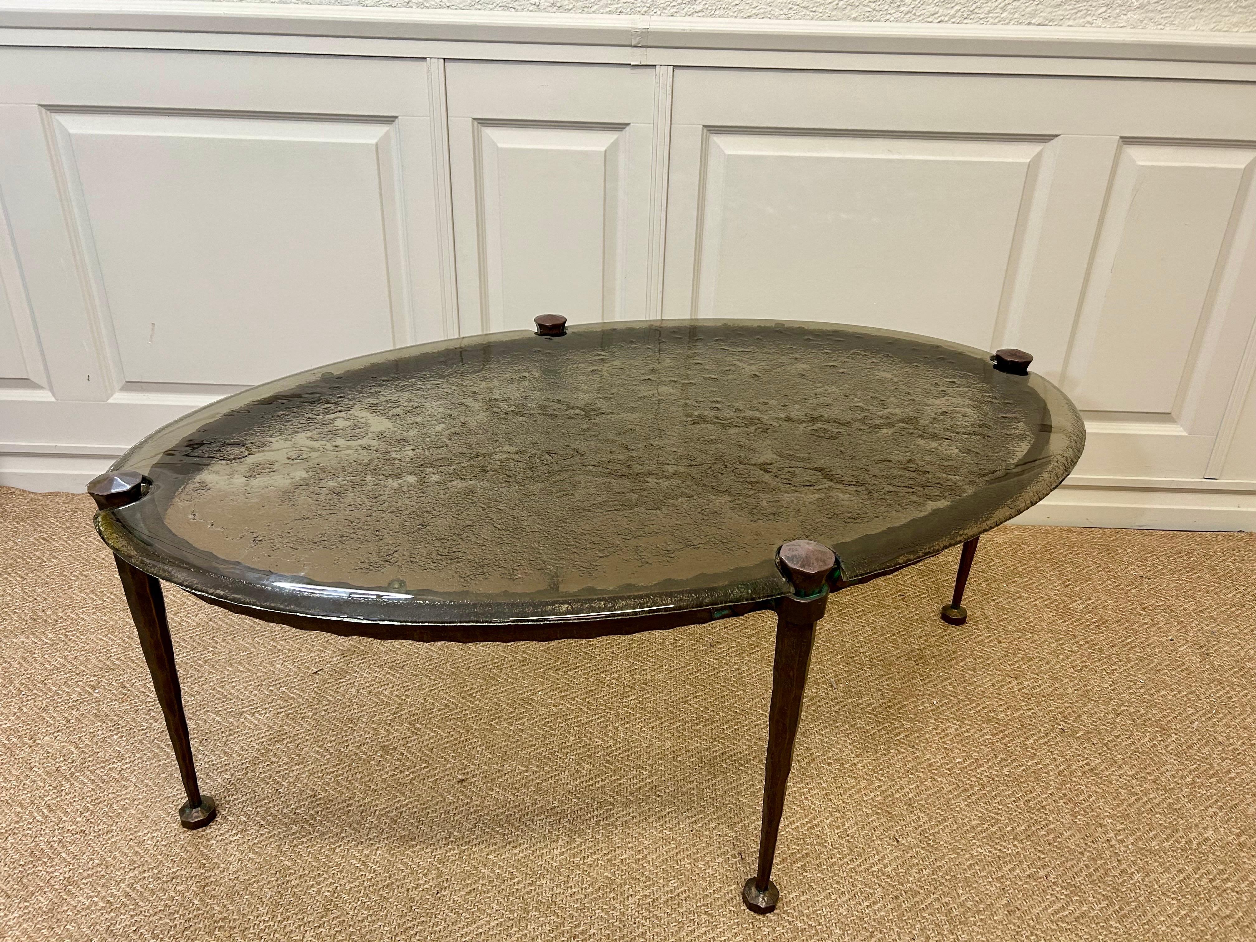 Table basse brutaliste en bronze et verre moulé par Lothar Klute, Allemagne, années 1990 en vente 8