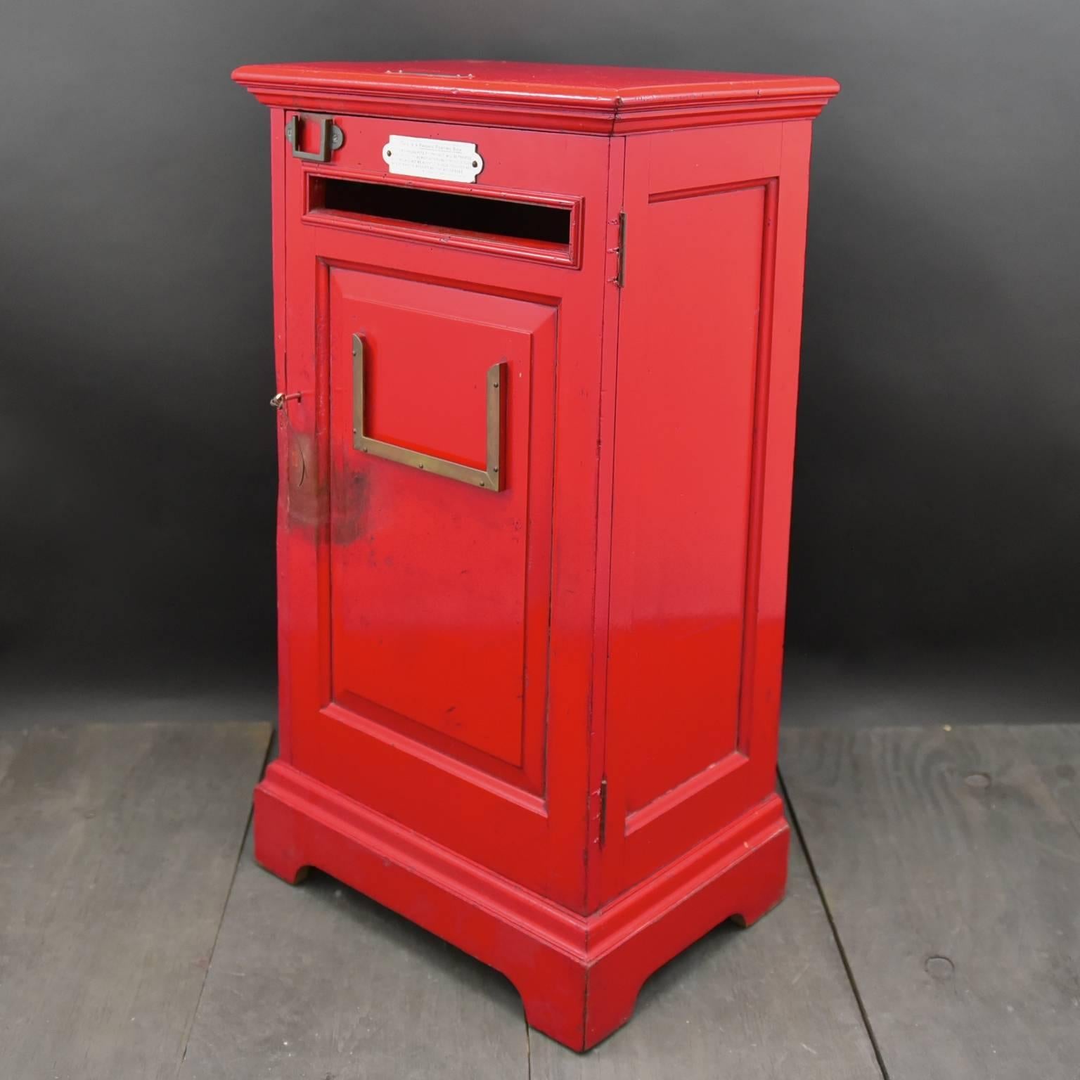 English 'Country House' Private Post Box c1925 In Fair Condition In London, GB