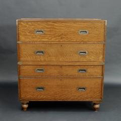 Cassapanca da campagna Secretaire di Oak dell'Esercito e della Marina, 1910 ca.