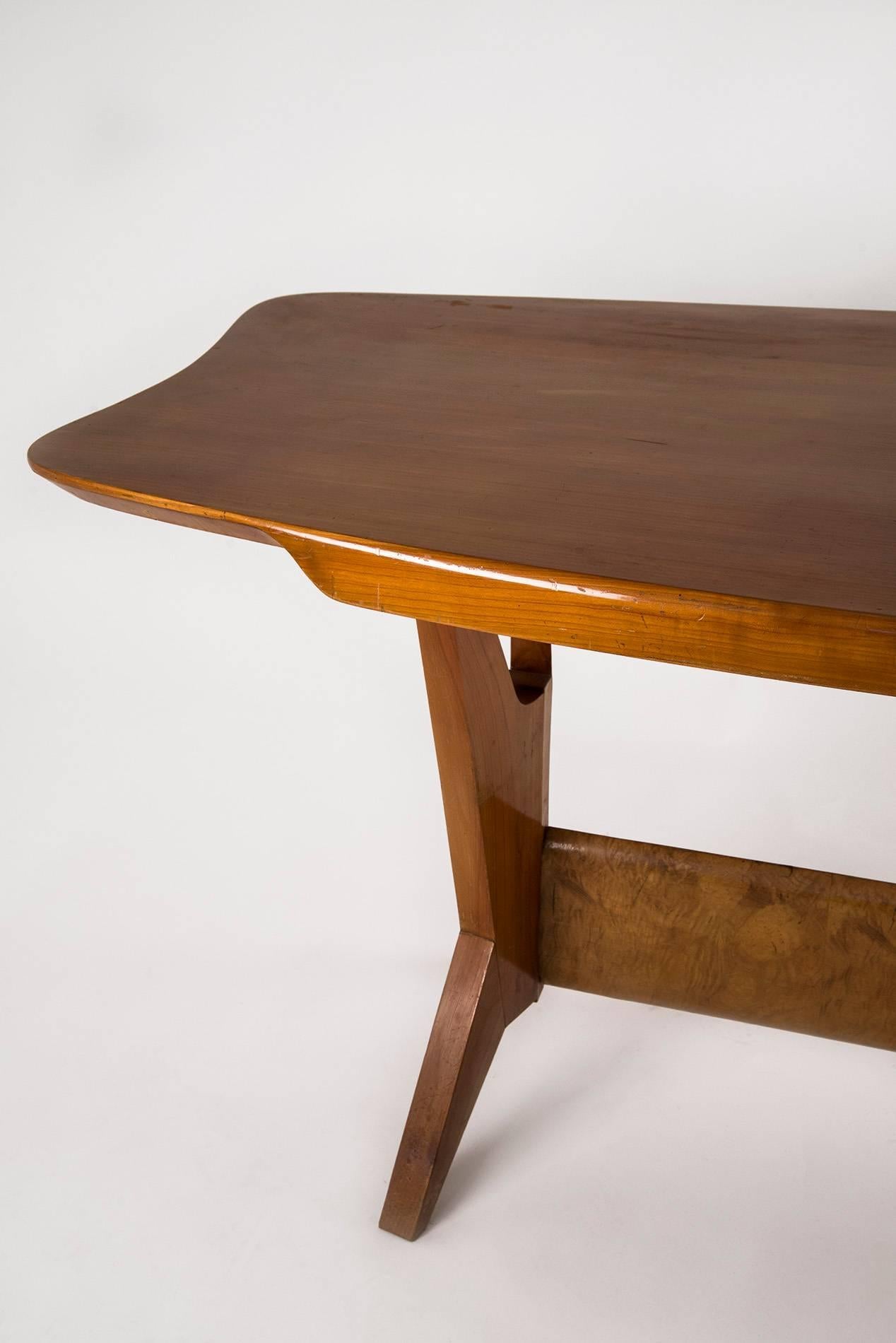 Mid-Century Modern Exquisite Dining Table, Italy, 1940s For Sale