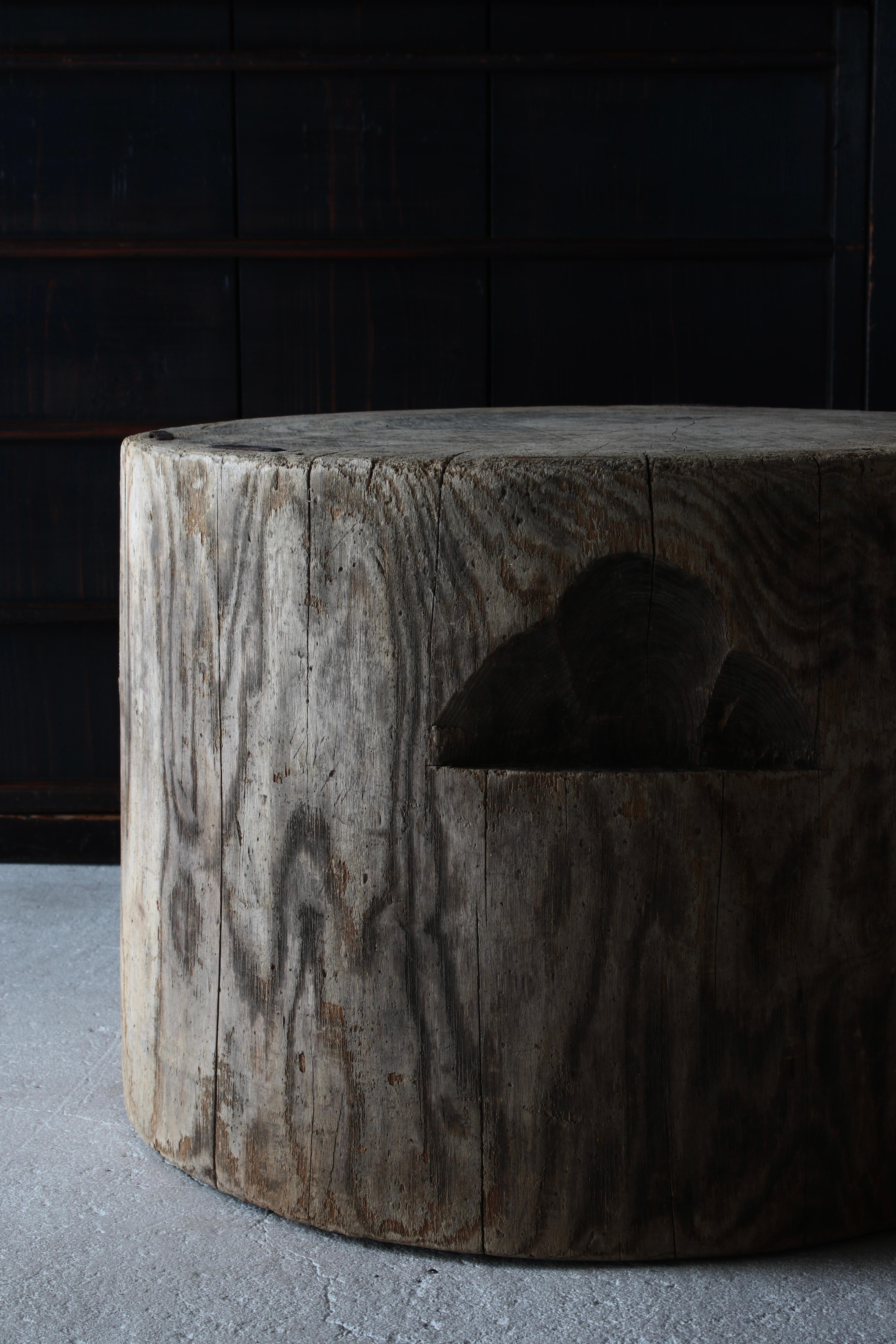 Primitif Table basse/ table d'appoint japonaise en bois ancien/ 1868-1912s Wabi-sabi Primitive en vente