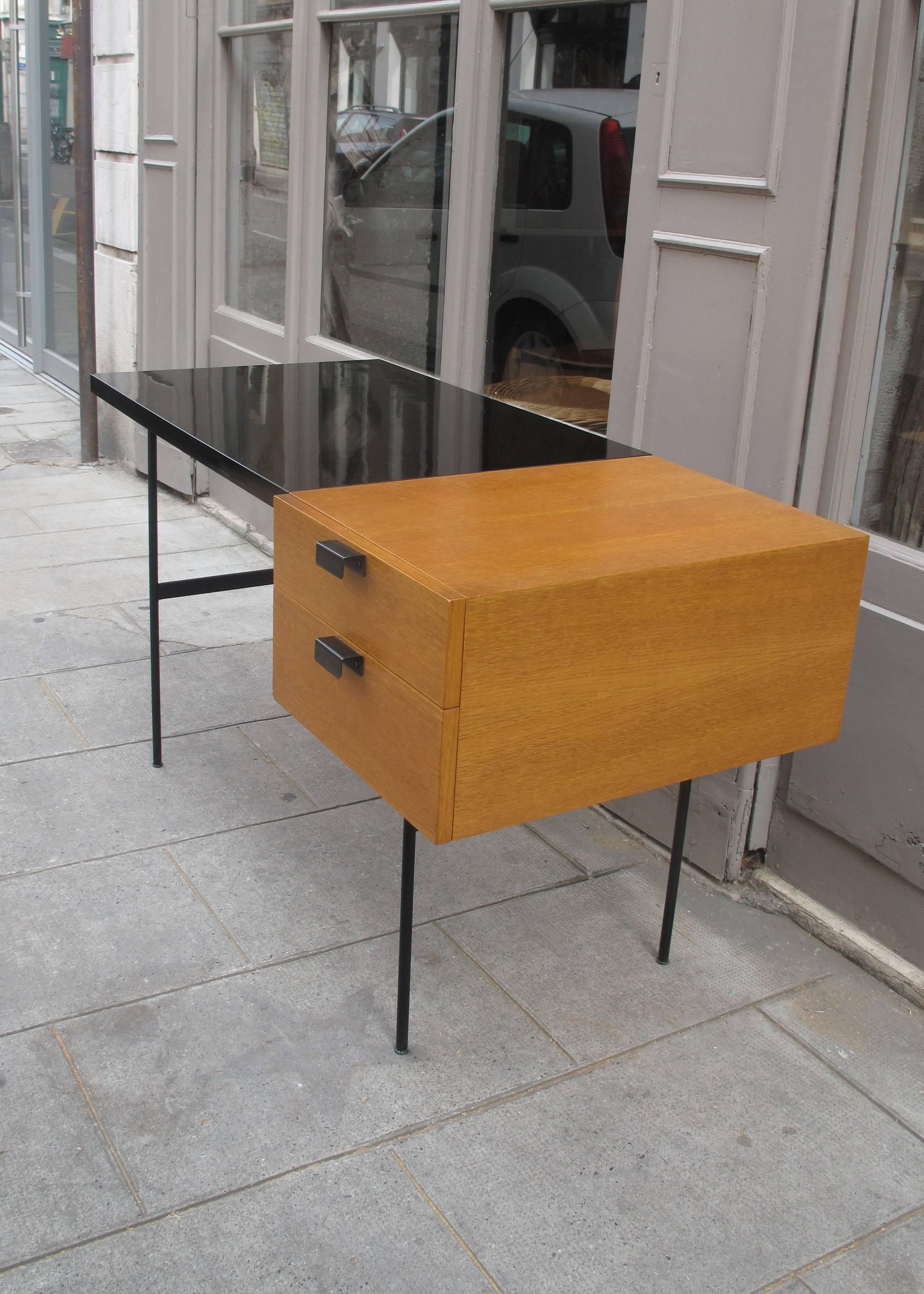 Pierre paulin Thonet desk CM141
1954
in perfect and original condition 