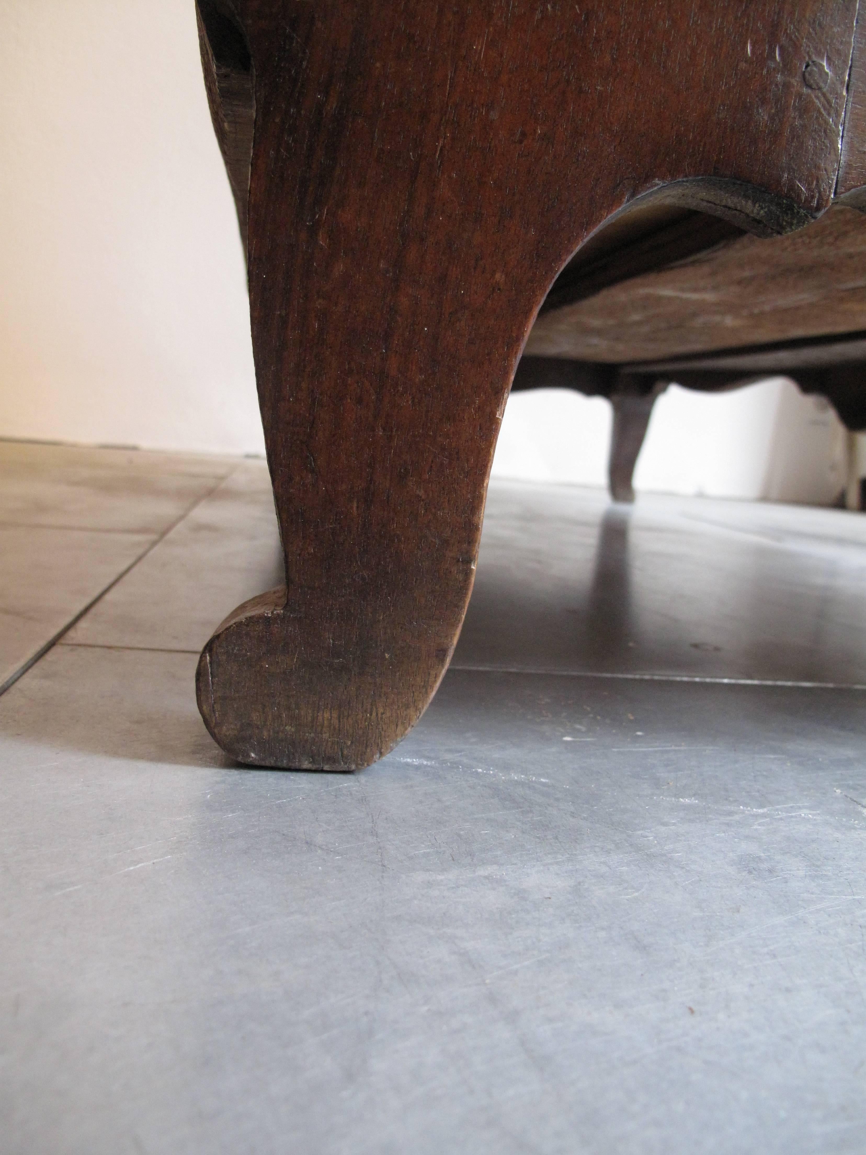 XVIIIe siècle Jean François Hache, Commode en noyer de Grenoble