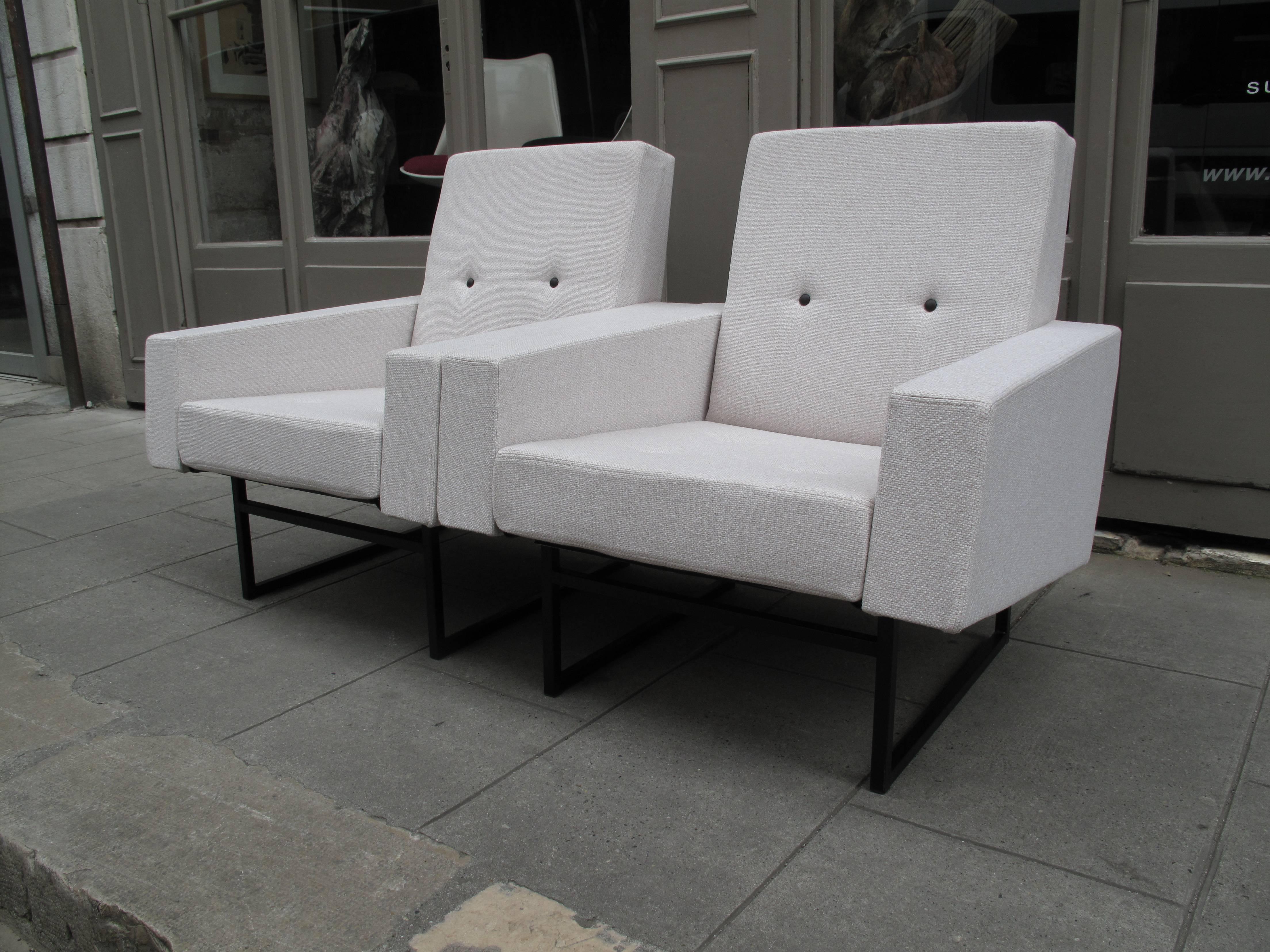 Pierre Guariche a Pair of Armchair In Excellent Condition For Sale In Grenoble, FR