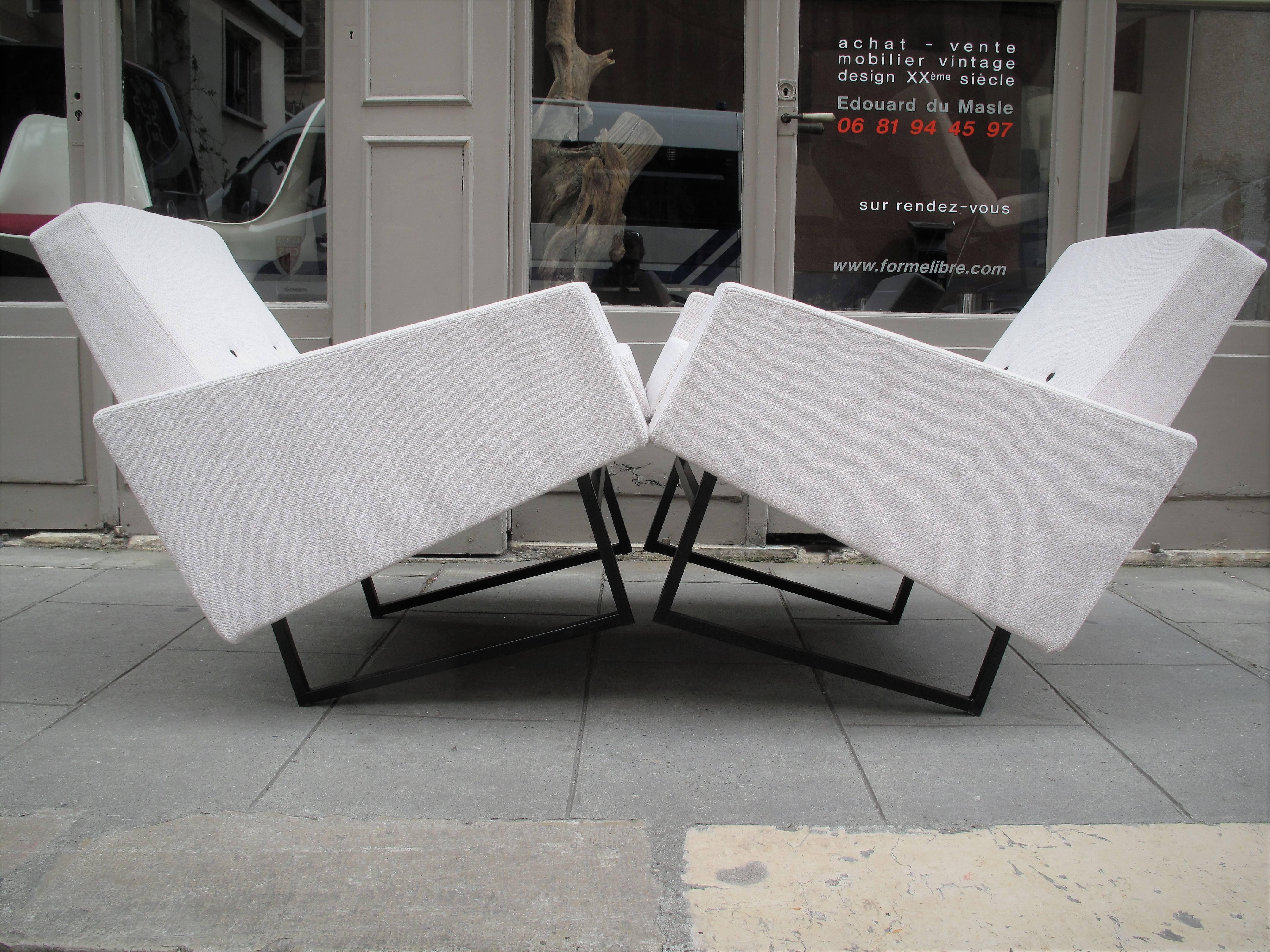 Mid-20th Century Pierre Guariche a Pair of Armchair For Sale