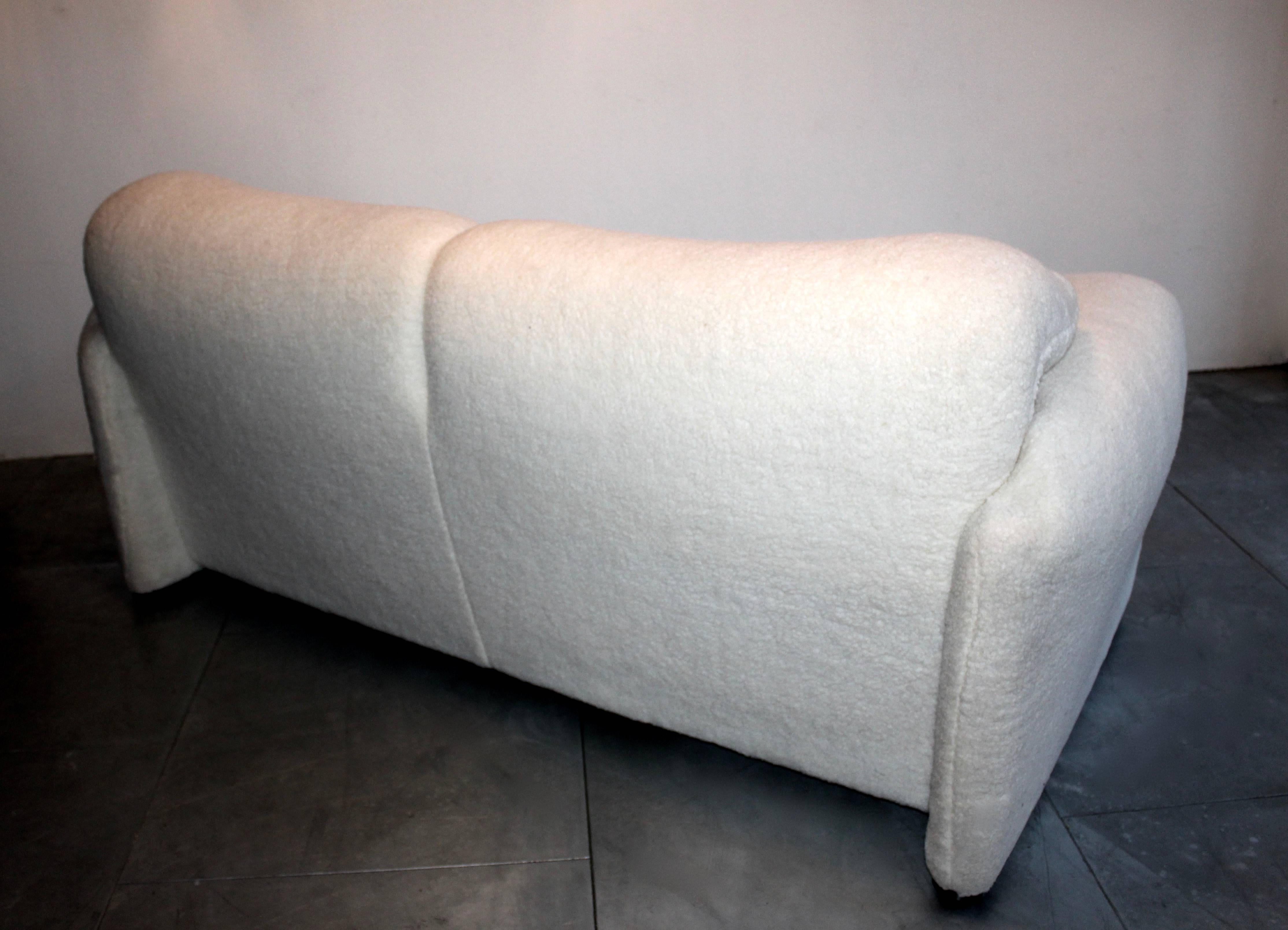 Italian Cassina Maralunga Designer Sofa Wool White Two-Seat Function Couch Modern For Sale