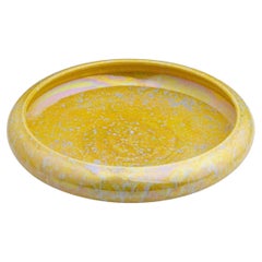 Ruskin Pottery – Schale mit gelbem, marmoriertem Glanz