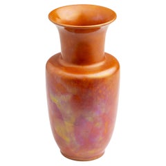Vase en céramique Ruskin, émaillé orange irisé