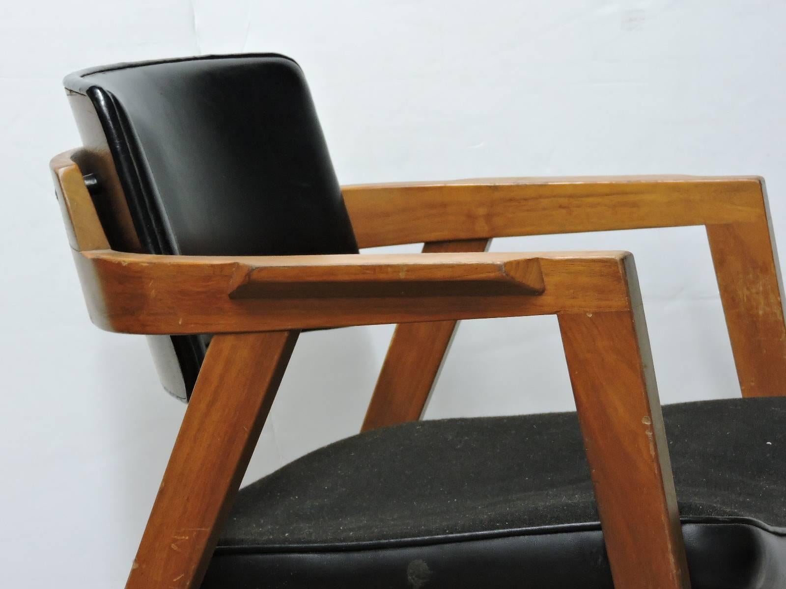 Mid-20th Century American Modern Lounge Chairs by Gunlocke 3