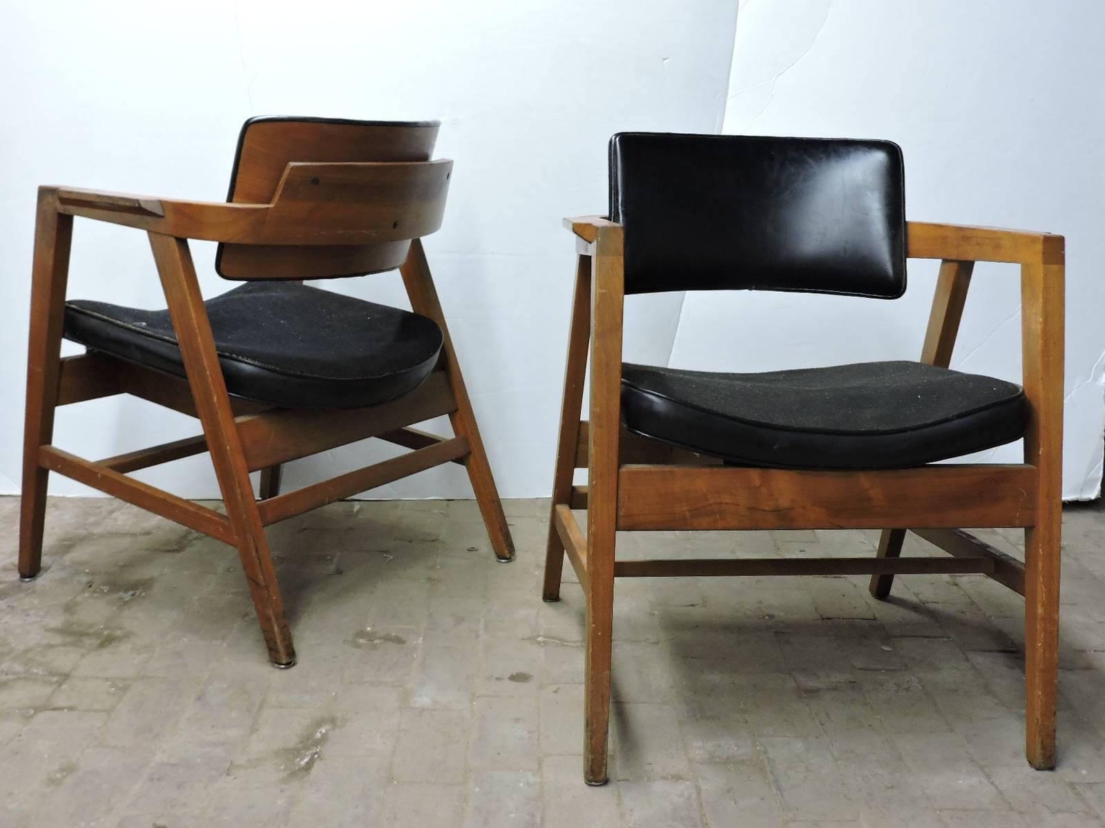 Mid-20th Century American Modern Lounge Chairs by Gunlocke 1