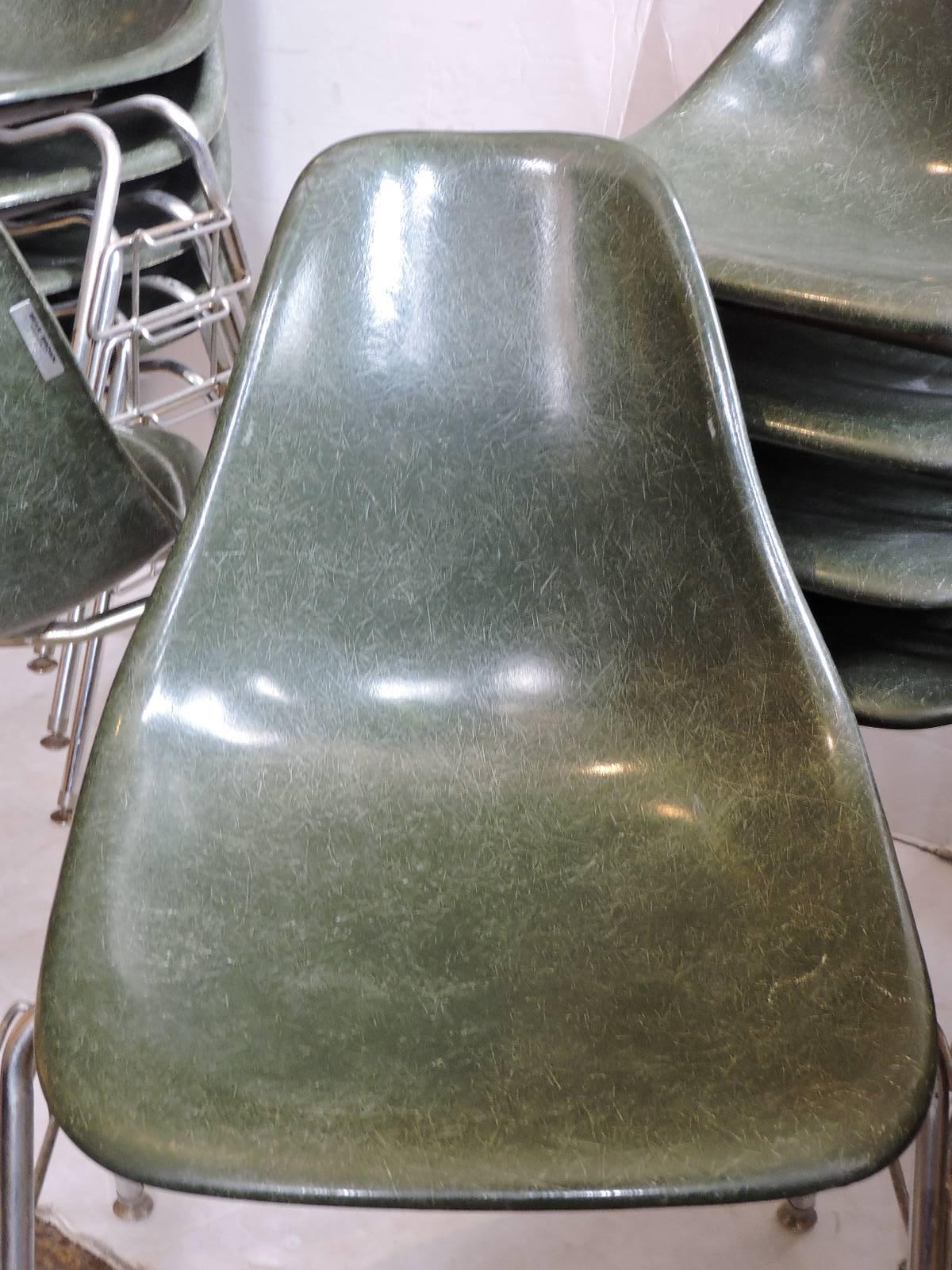 Mid-Century Modern Fiberglass Stacking Chairs In Good Condition In Rochester, NY