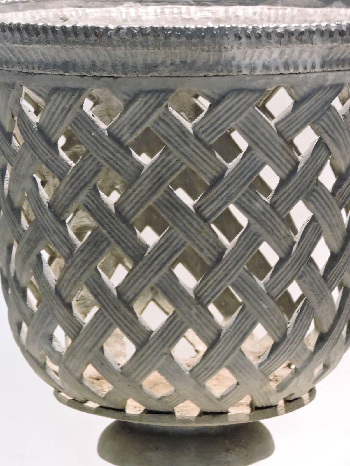 Regency Campagna Form Lead Basket Weave Garden Urn
