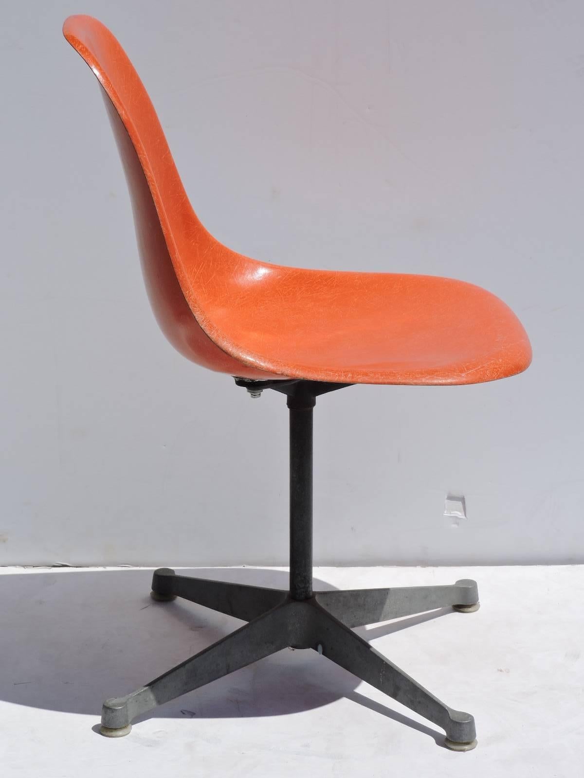 fiberglass swivel chair