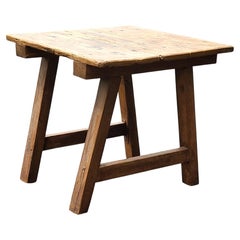 Table d'appoint rustique en pin de style colonial espagnol ancien