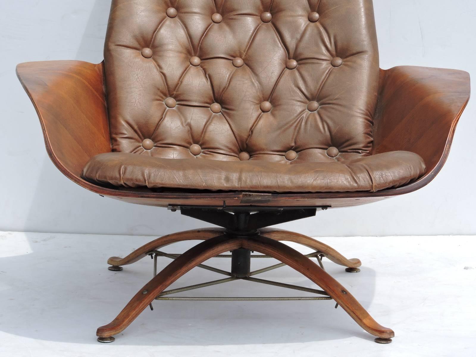 Bentwood Lounge Chair and Ottoman by George Mulhauser for Plycraft In Good Condition In Rochester, NY