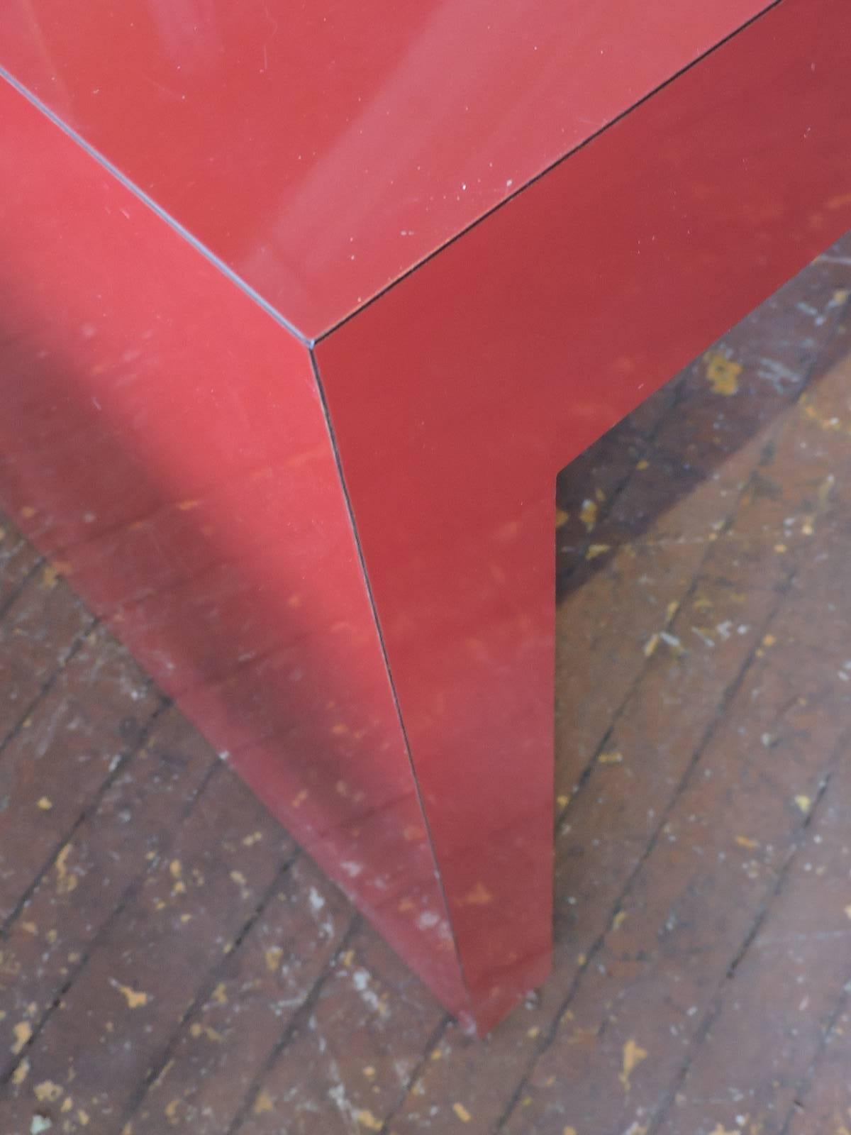 Big Cherry Red Laminate Parsons Table In Good Condition In Rochester, NY