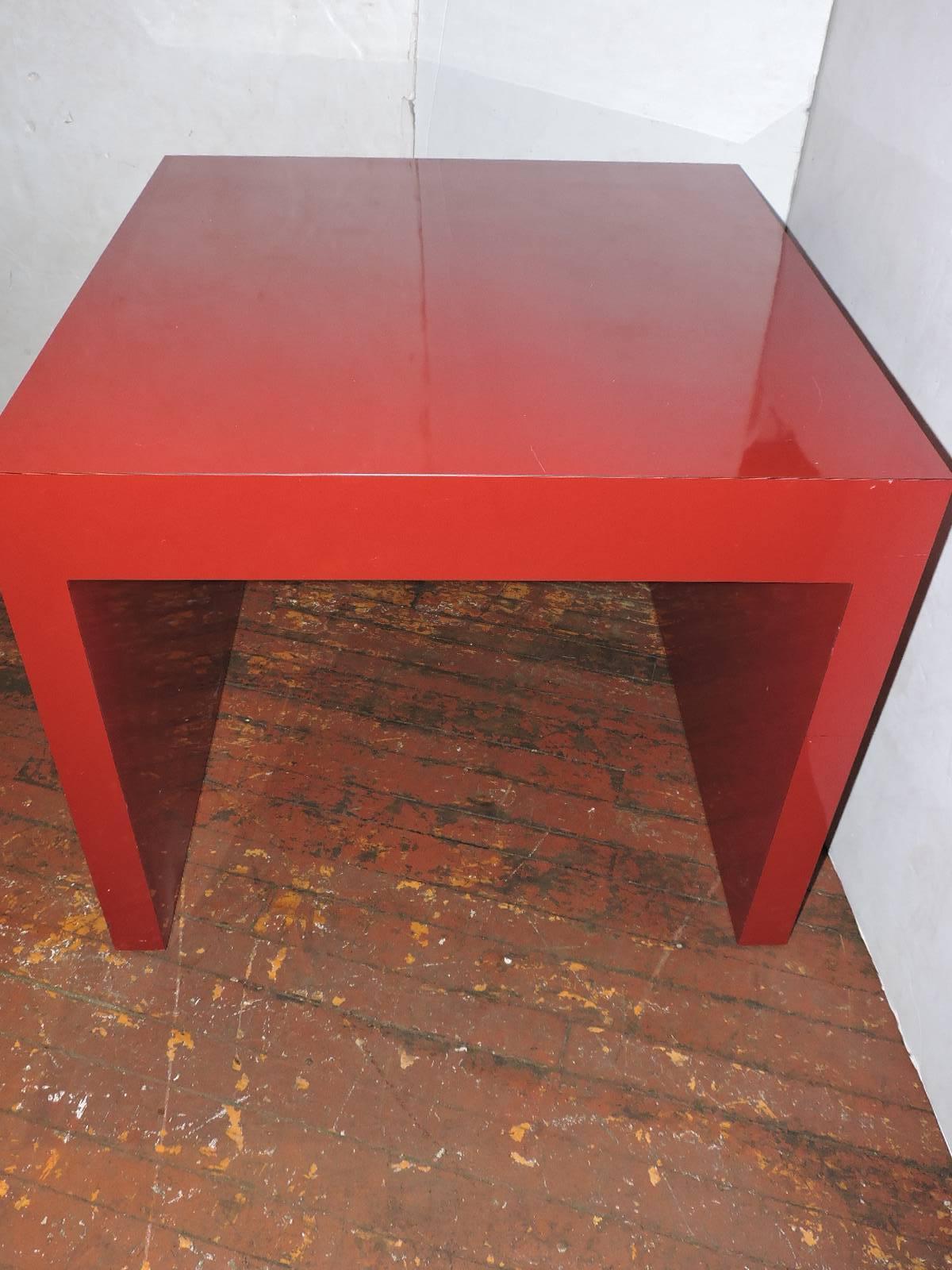Big Cherry Red Laminate Parsons Table (Moderne der Mitte des Jahrhunderts)