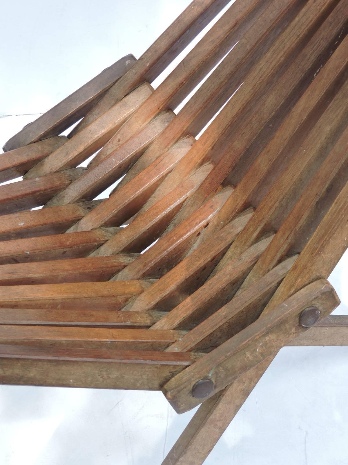 Mid-20th Century Clamshell Design Slat Wood Folding Chair 1
