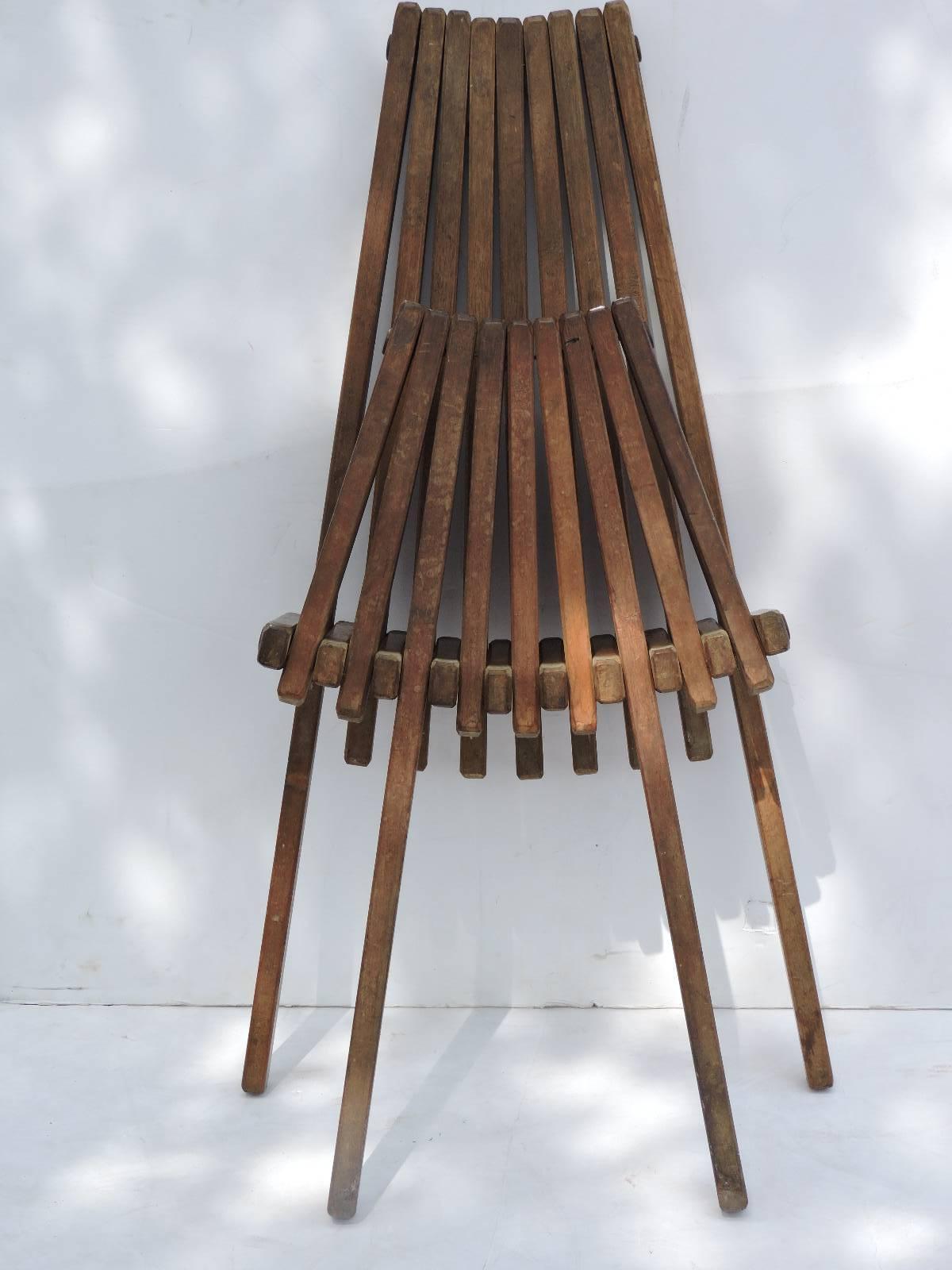 Mid-20th Century Clamshell Design Slat Wood Folding Chair 2