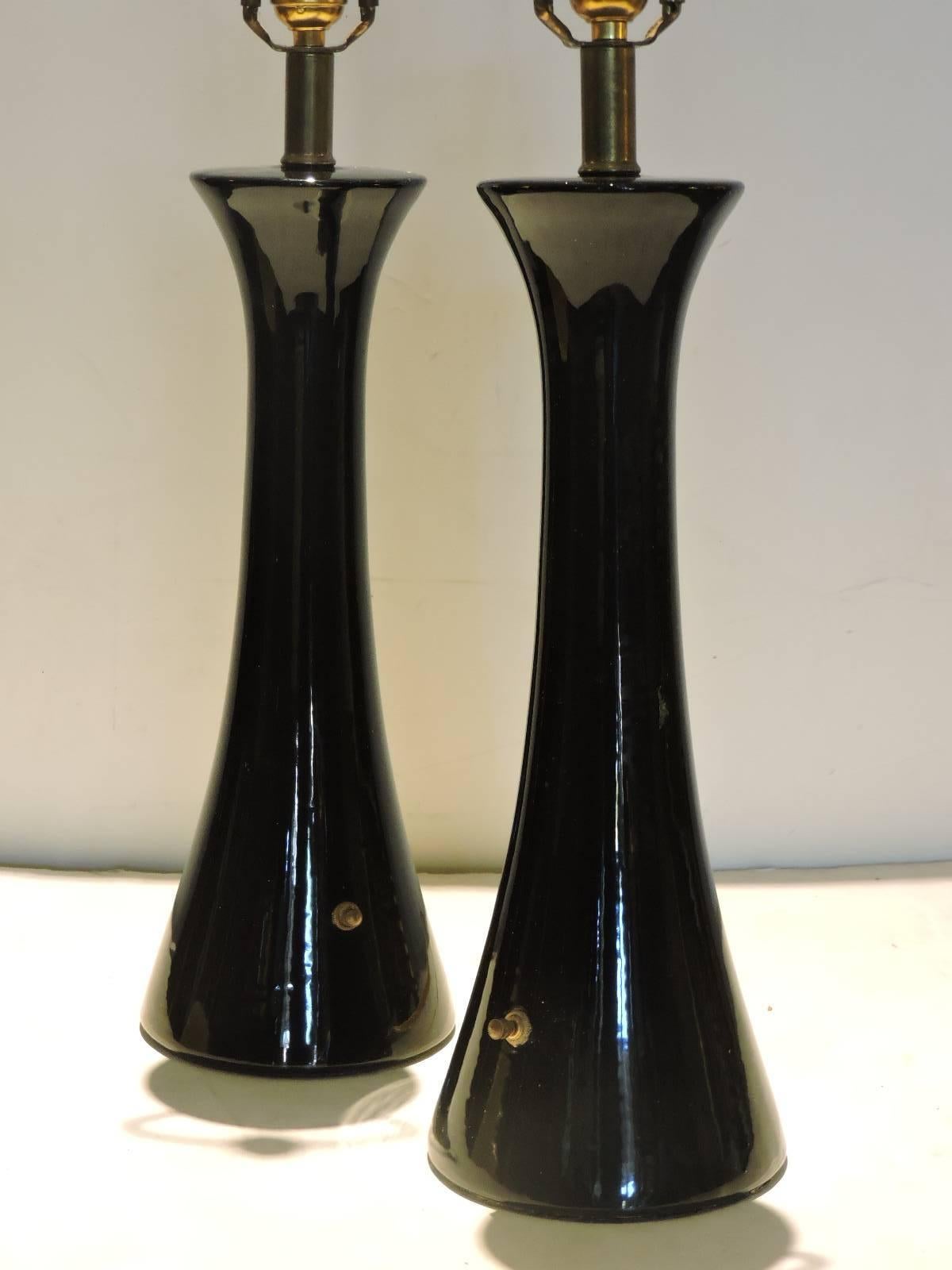 Mid-Century Streamlined Black Glazed Ceramic Lamps In Excellent Condition In Rochester, NY