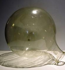 Ancienne bouteille de laboratoire en pyrex:: massive et industrielle