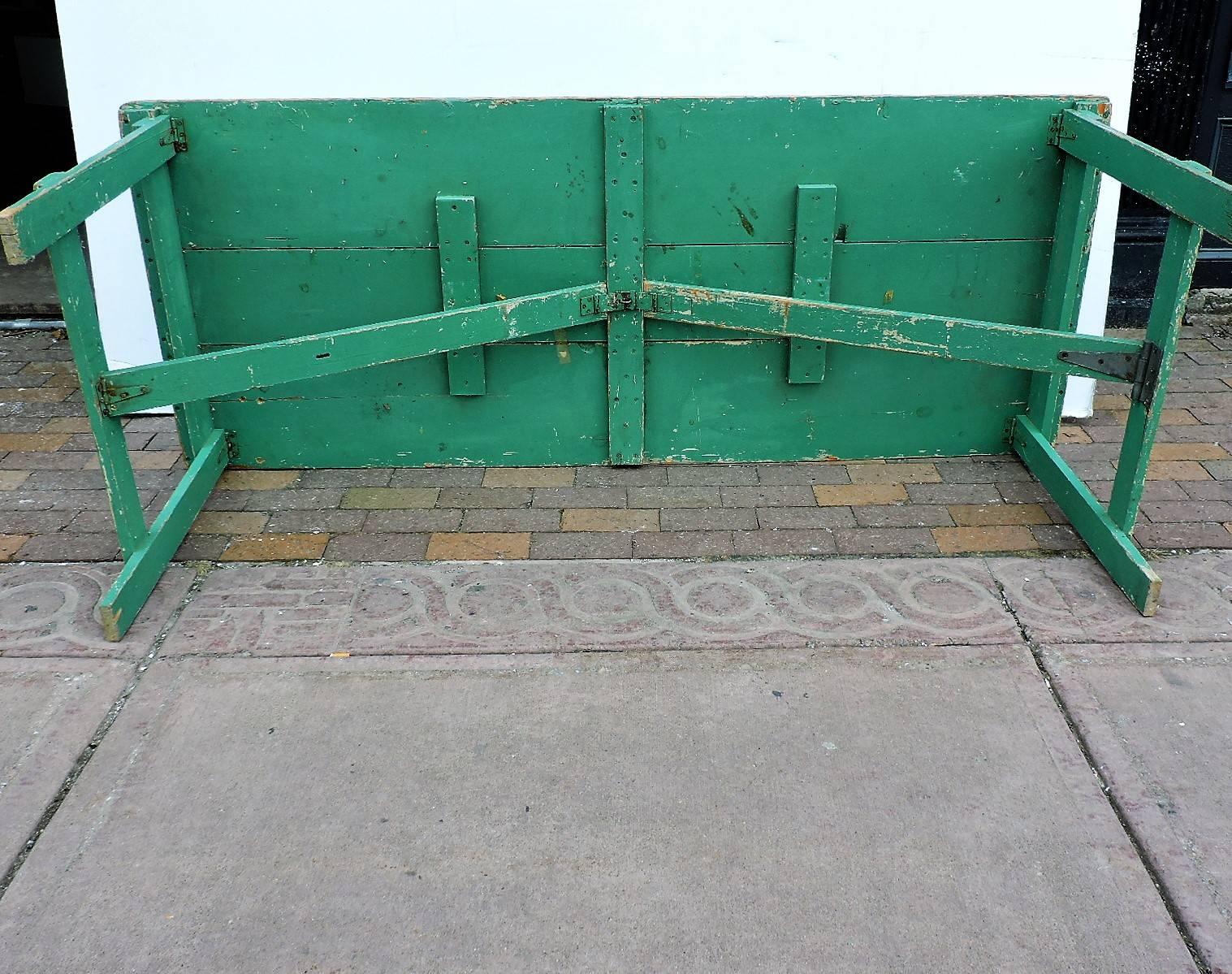 Machine-Made Collapsible Leg Farm Dining Table in Old Green Paint