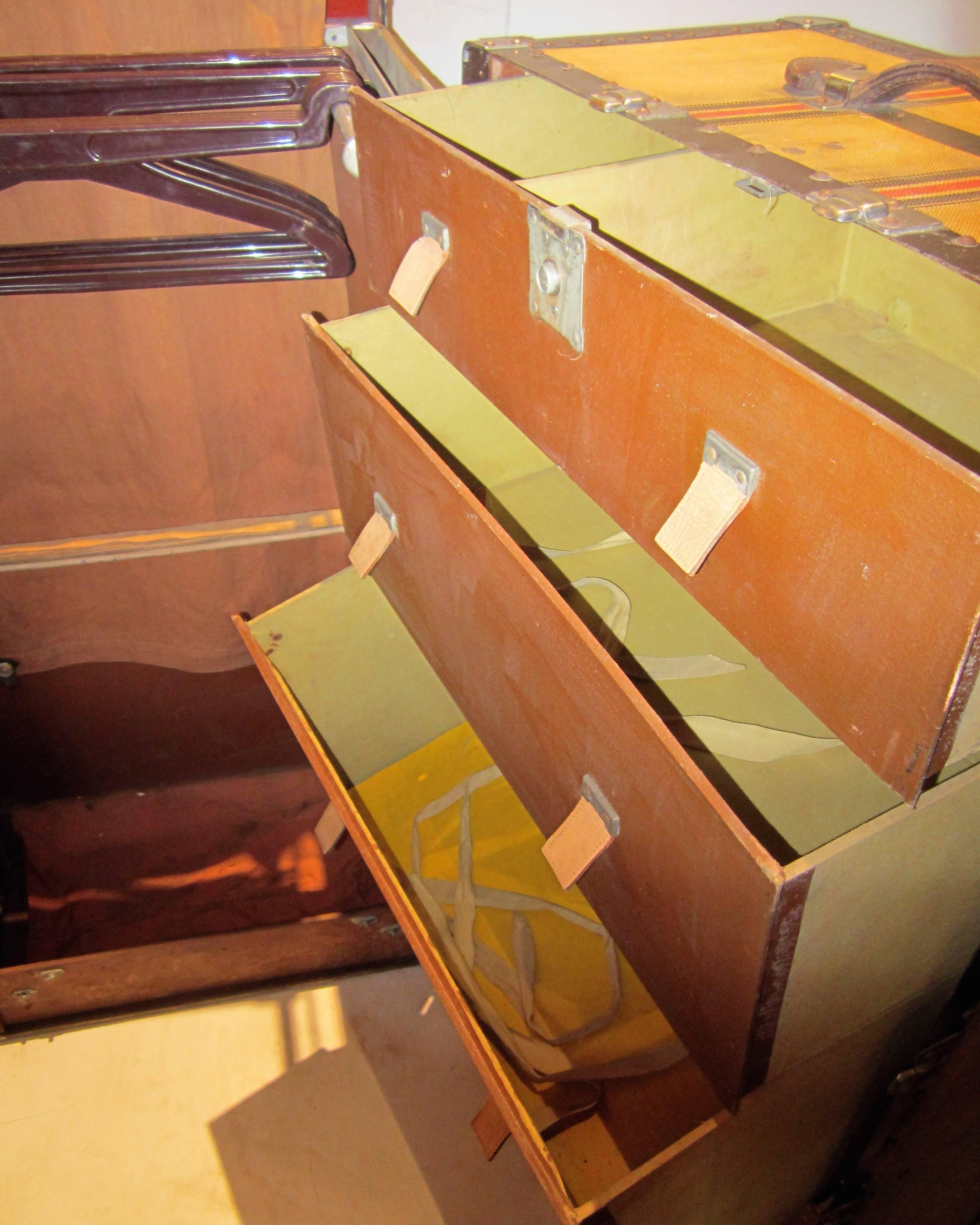 Antique Wardrobe Steamer Trunk Hartmann In Good Condition In Rochester, NY