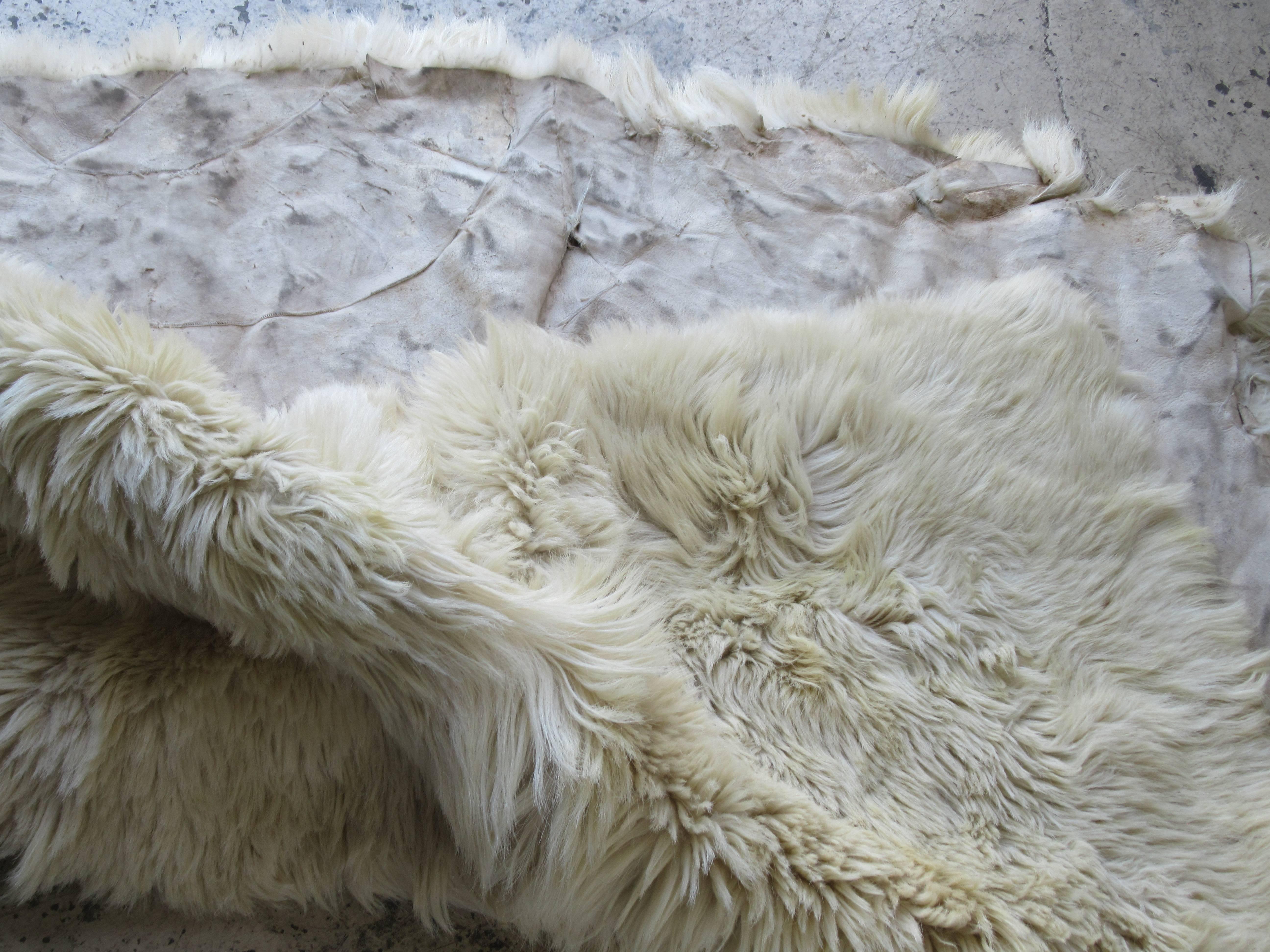 Vintage White Goat Fur Rug In Good Condition In Rochester, NY