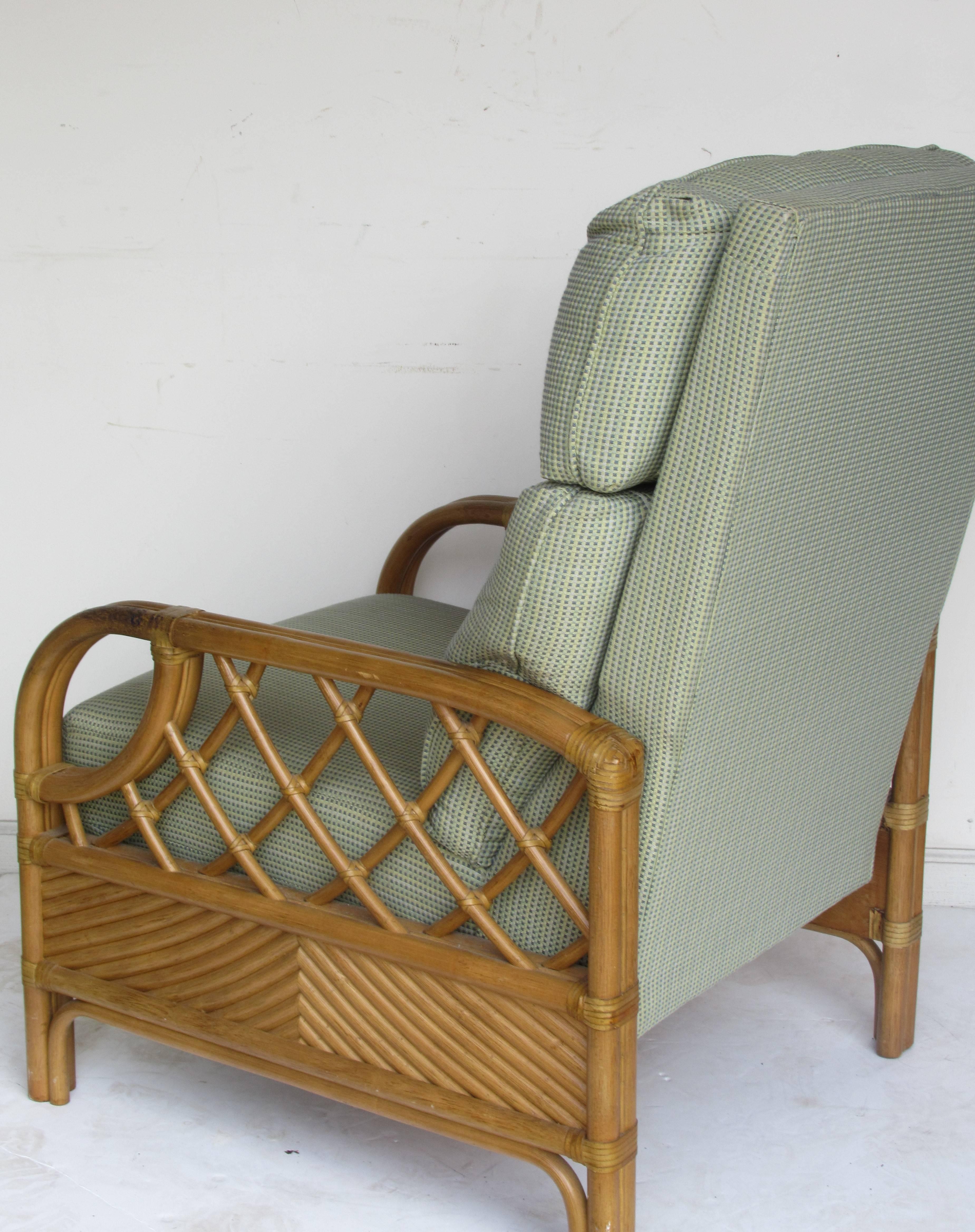 Rattan Reclining Lounge Chair In Good Condition In Rochester, NY