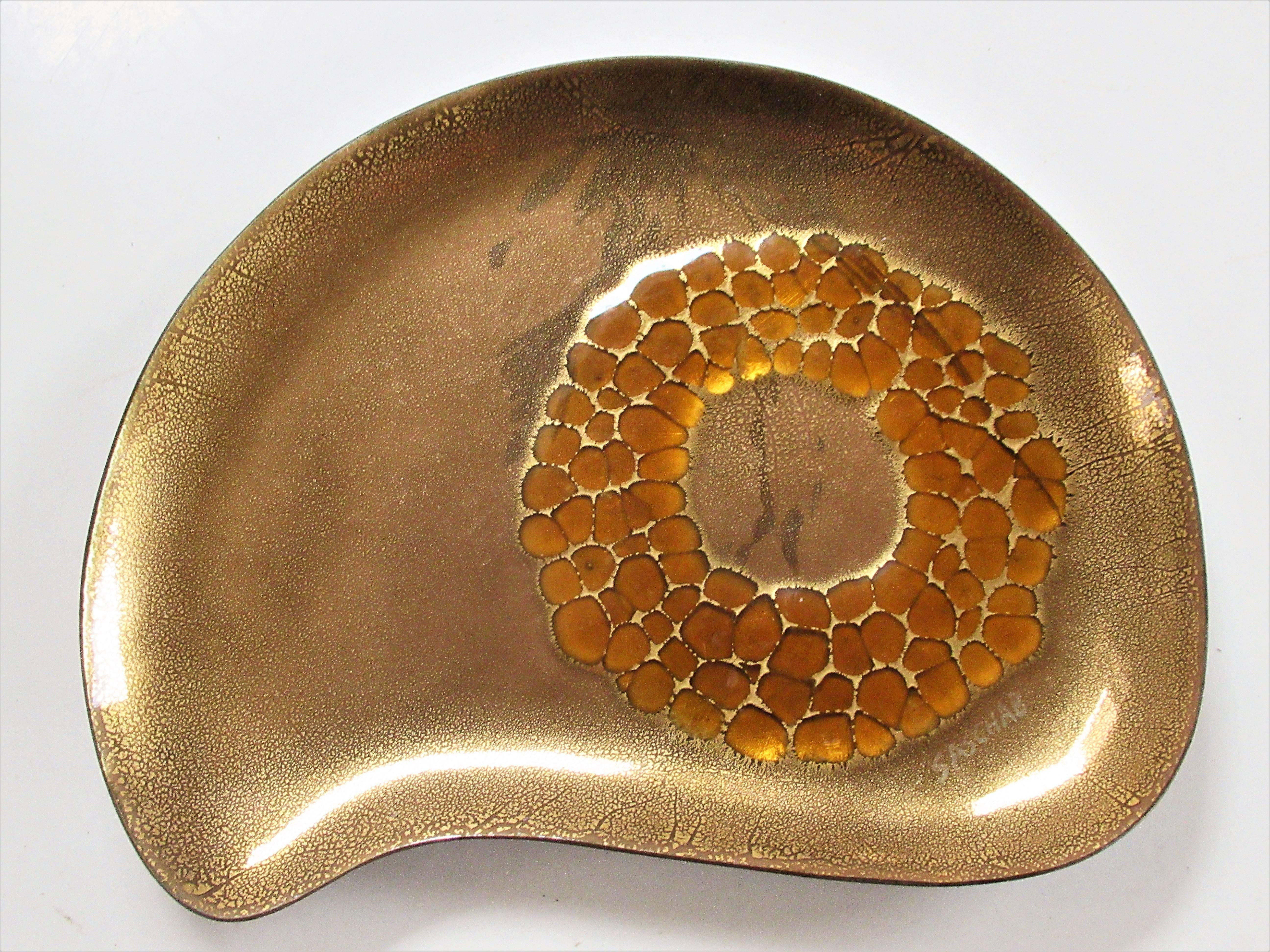 Sascha Brastoff Gilded Enamel Amoeba Form Plates In Good Condition In Rochester, NY