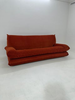 Italienisches Vintage-Dreisitzer-Sofa aus terrakottafarbenem Cord, 1970