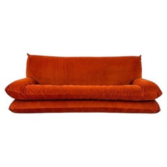 Italienisches Vintage-Dreisitzer-Sofa aus terrakottafarbenem Cord, 1970