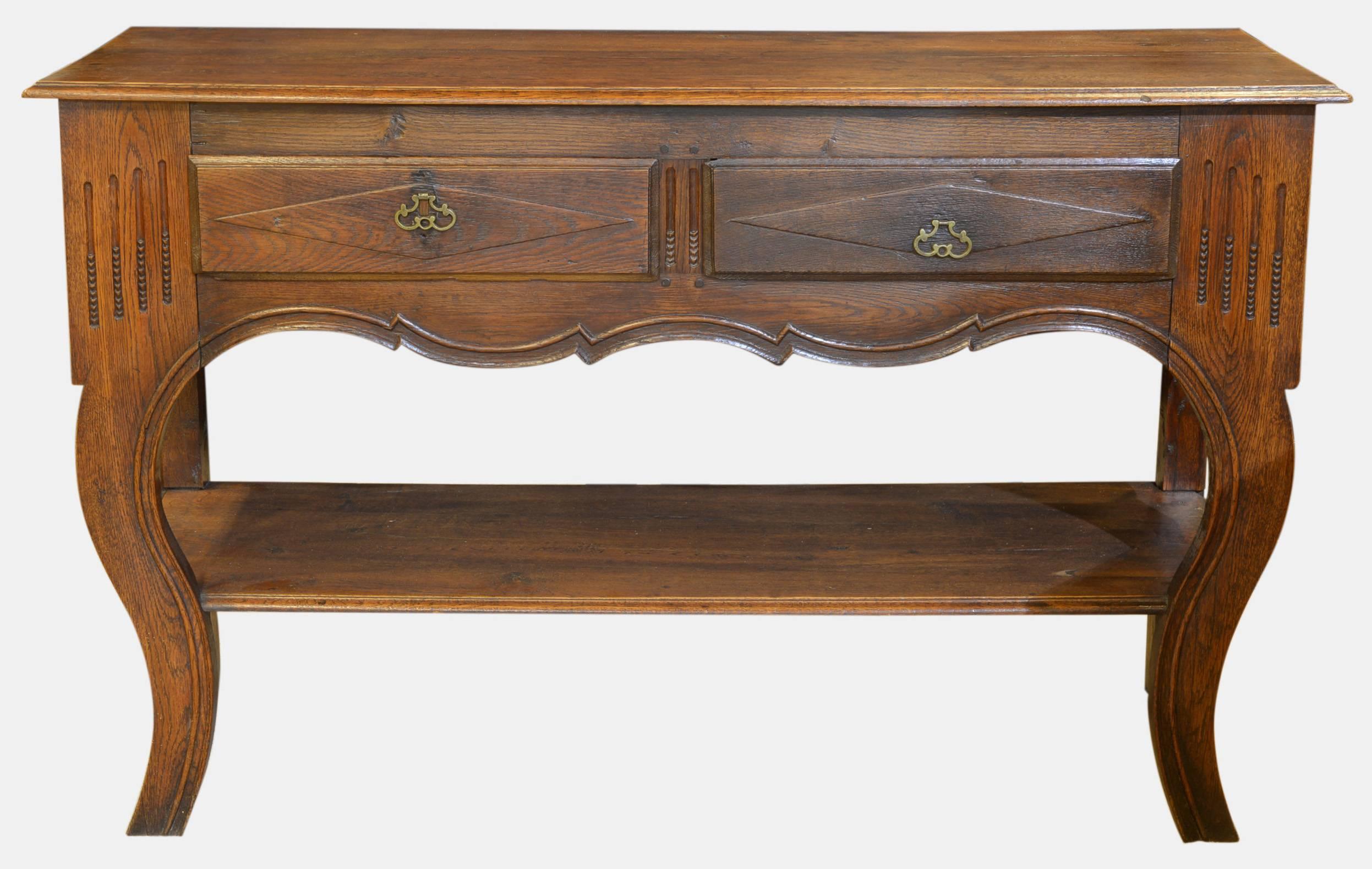 French oak dresser base, 

circa 1880.

Measures: 86cm (33.9