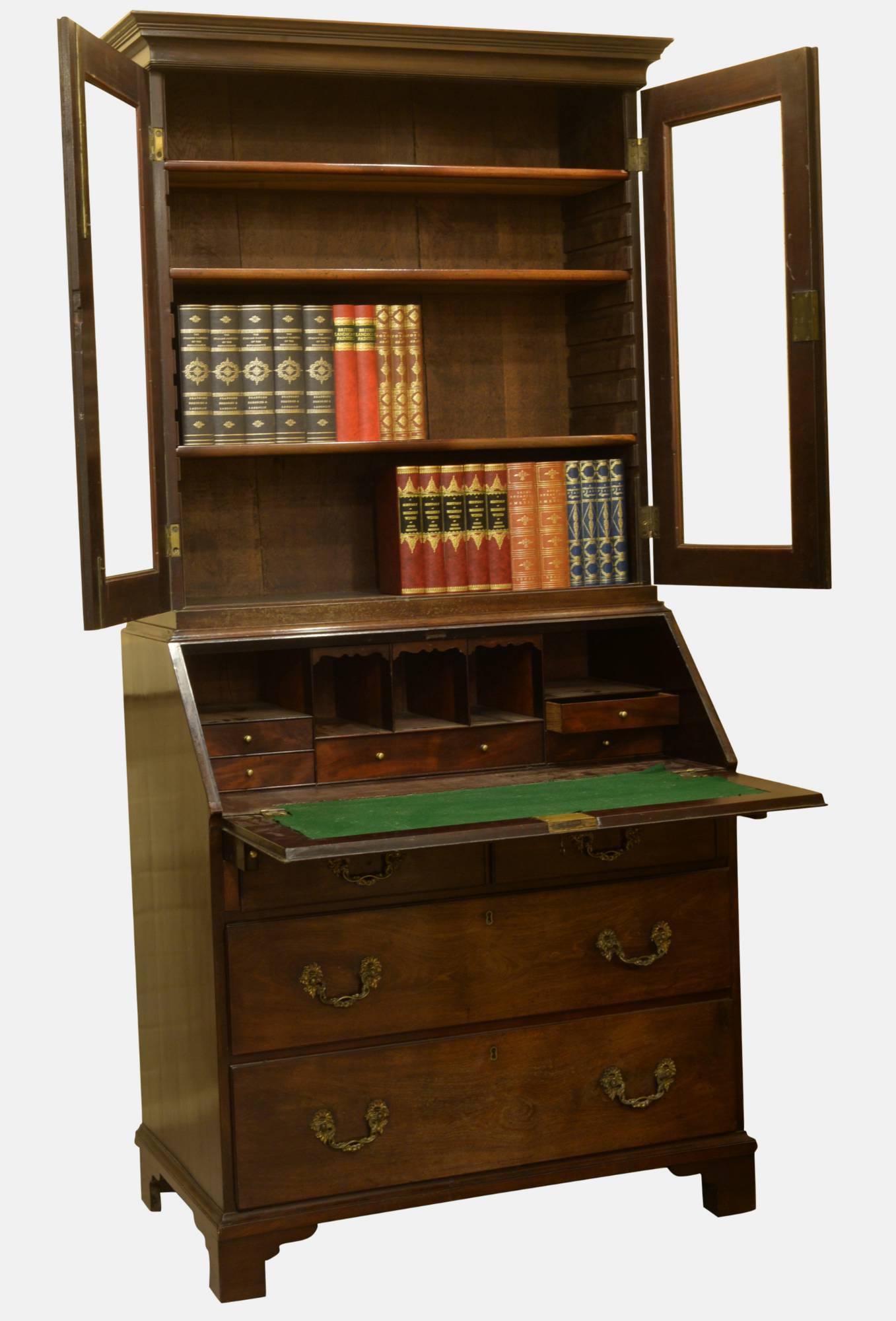George II Cuban Mahogany Bureau Bookcase In Excellent Condition For Sale In Salisbury, GB